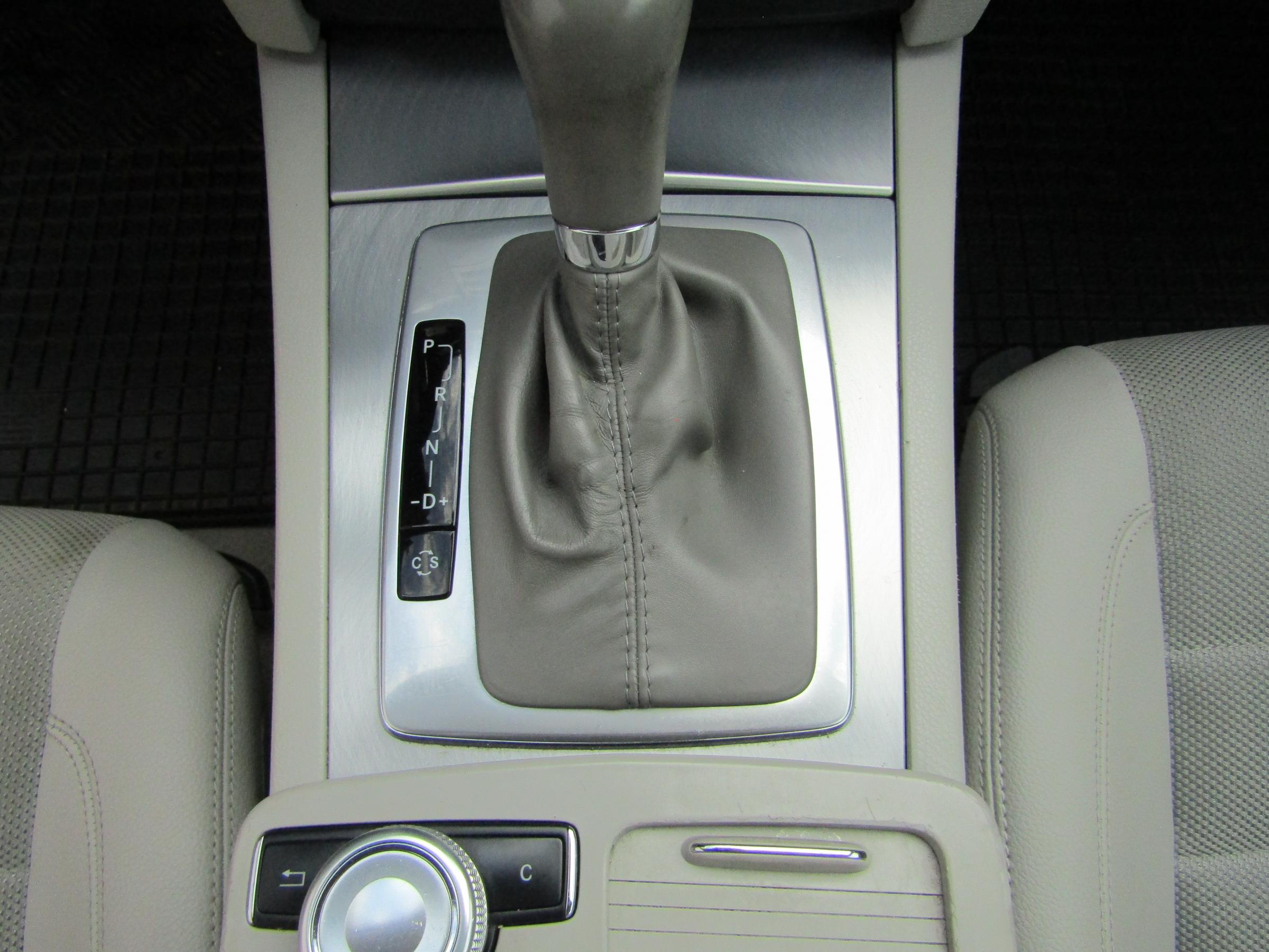 Mercedes-Benz Třída E, 2010 - pohled č. 17
