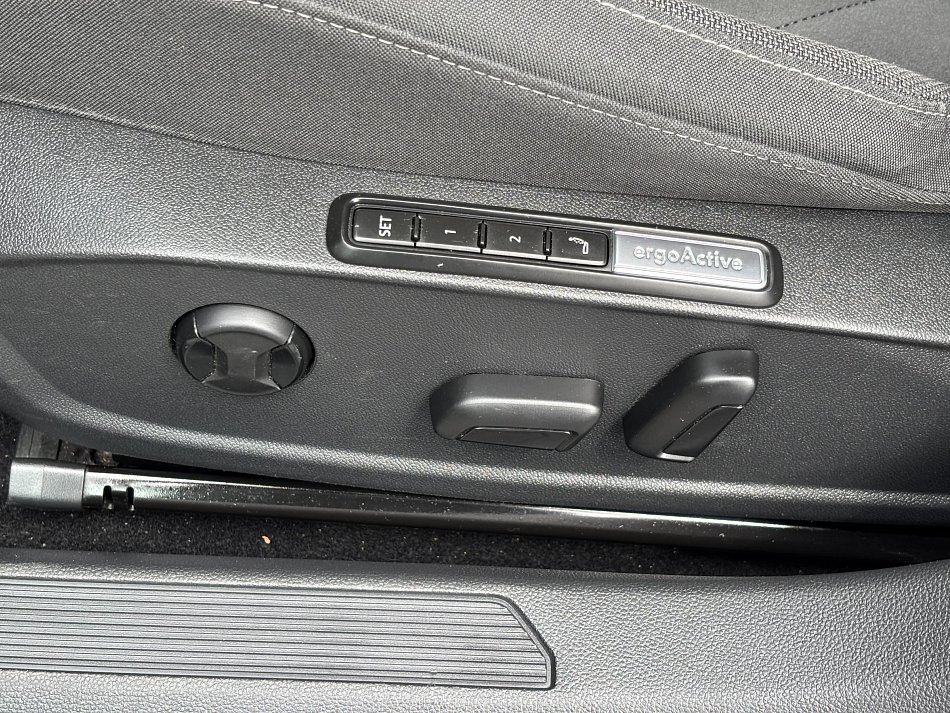 Volkswagen Golf 2.0 TDi Style