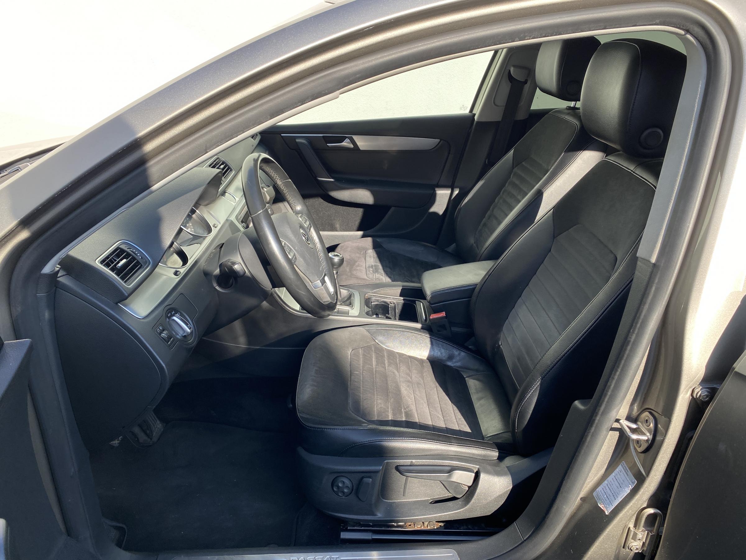 Volkswagen Passat, 2012 - pohled č. 9