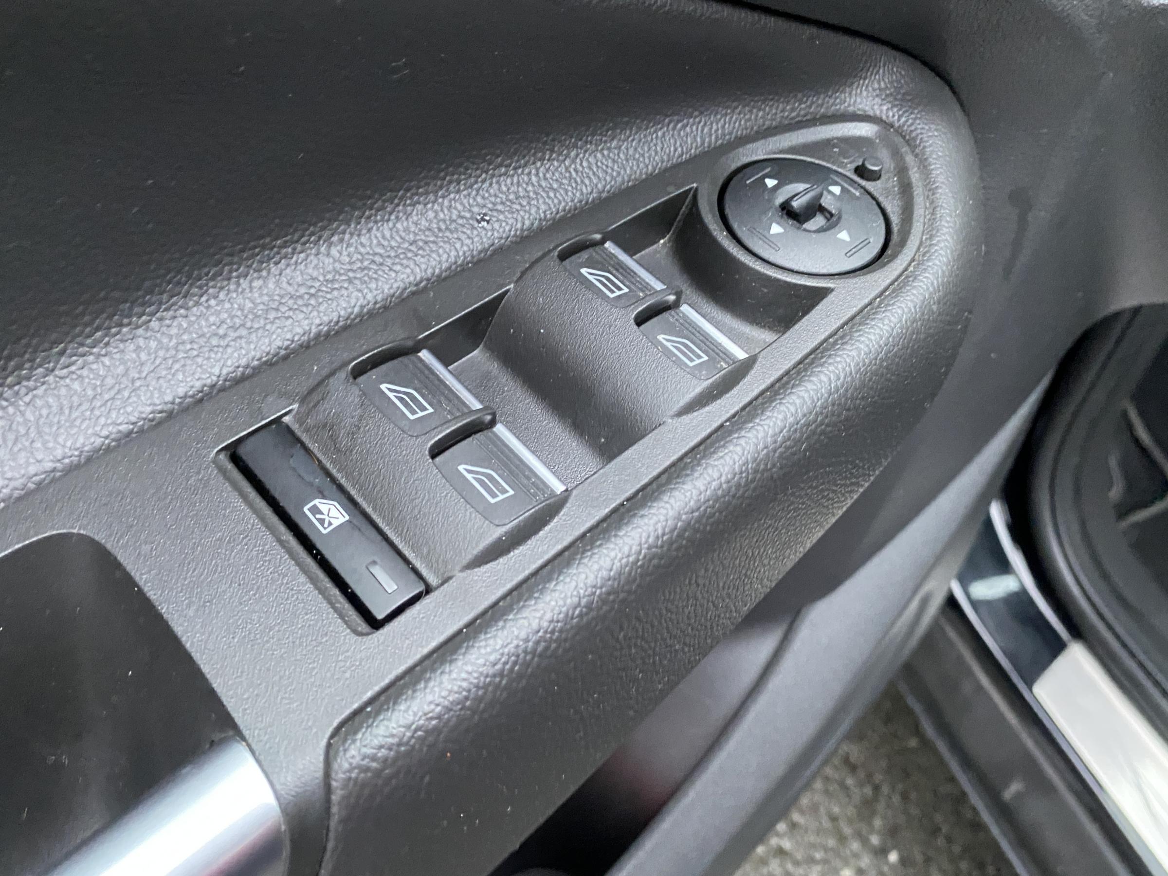 Ford Kuga, 2017 - pohled č. 13