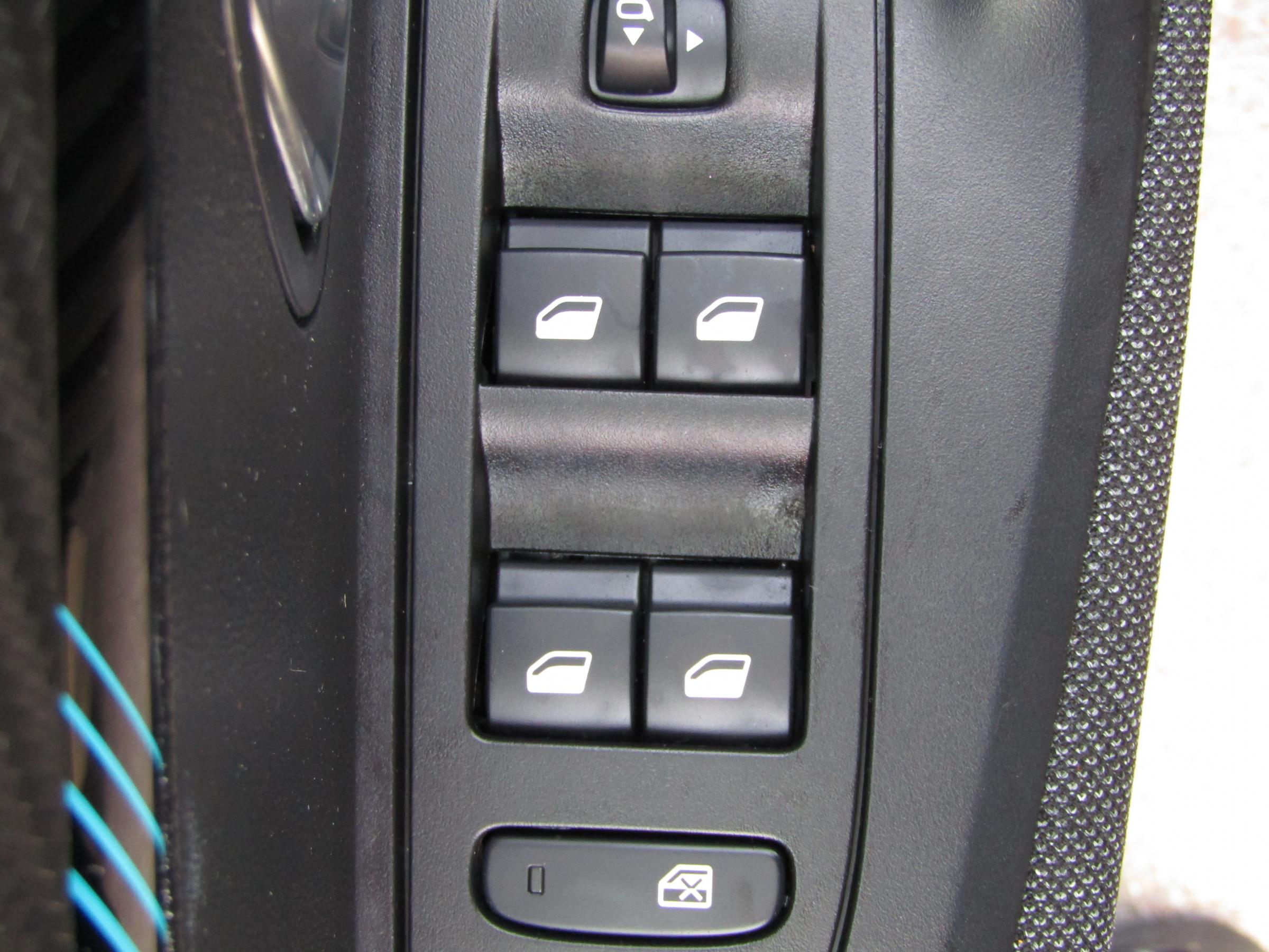 Peugeot 2008, 2021 - pohled č. 13