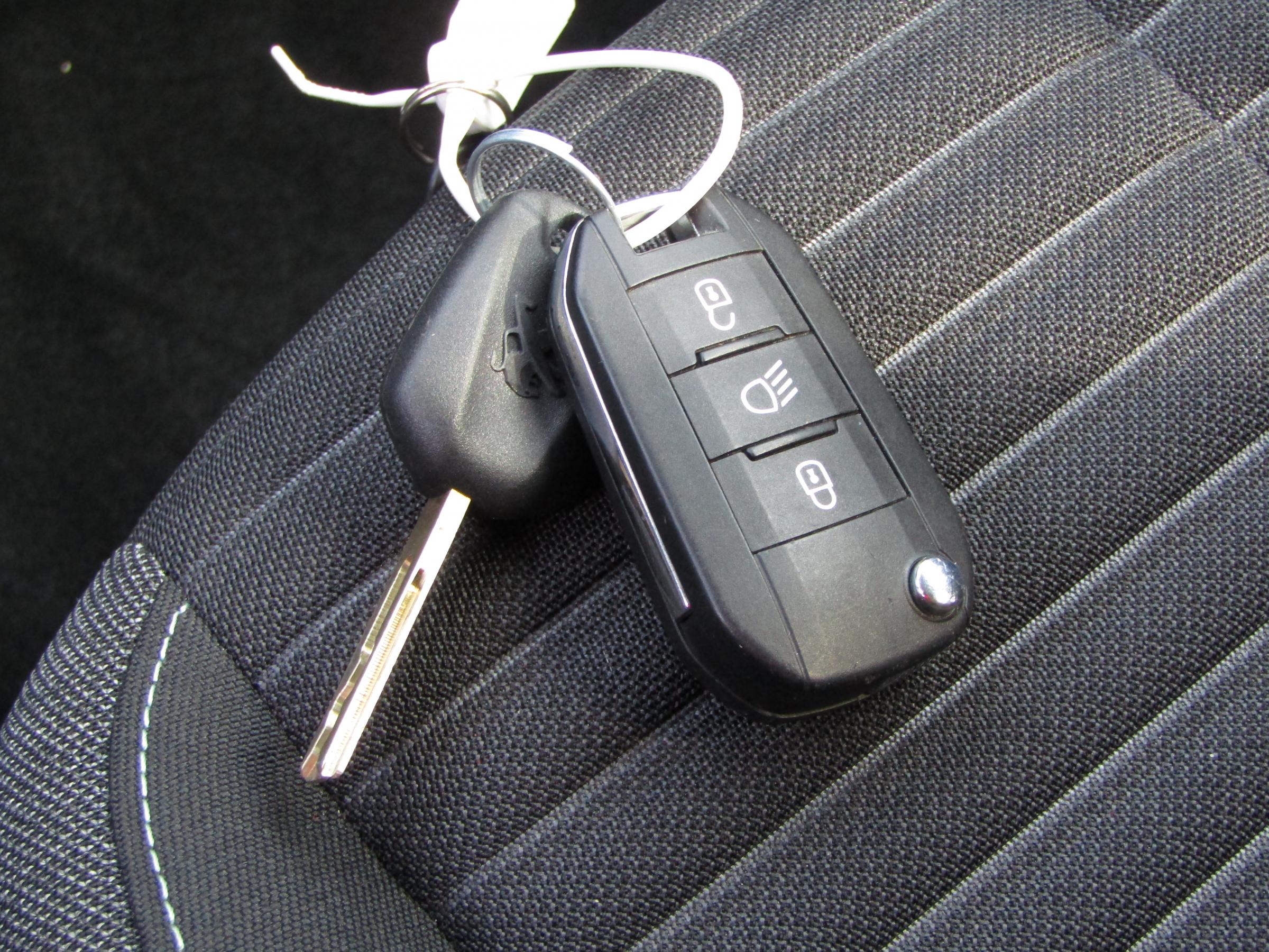 Peugeot 2008, 2021 - pohled č. 17