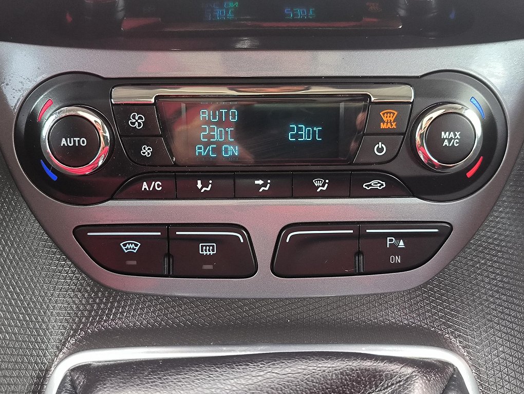 Ford Tourneo Connect 1.6TDCi Titanium MAXi 7míst