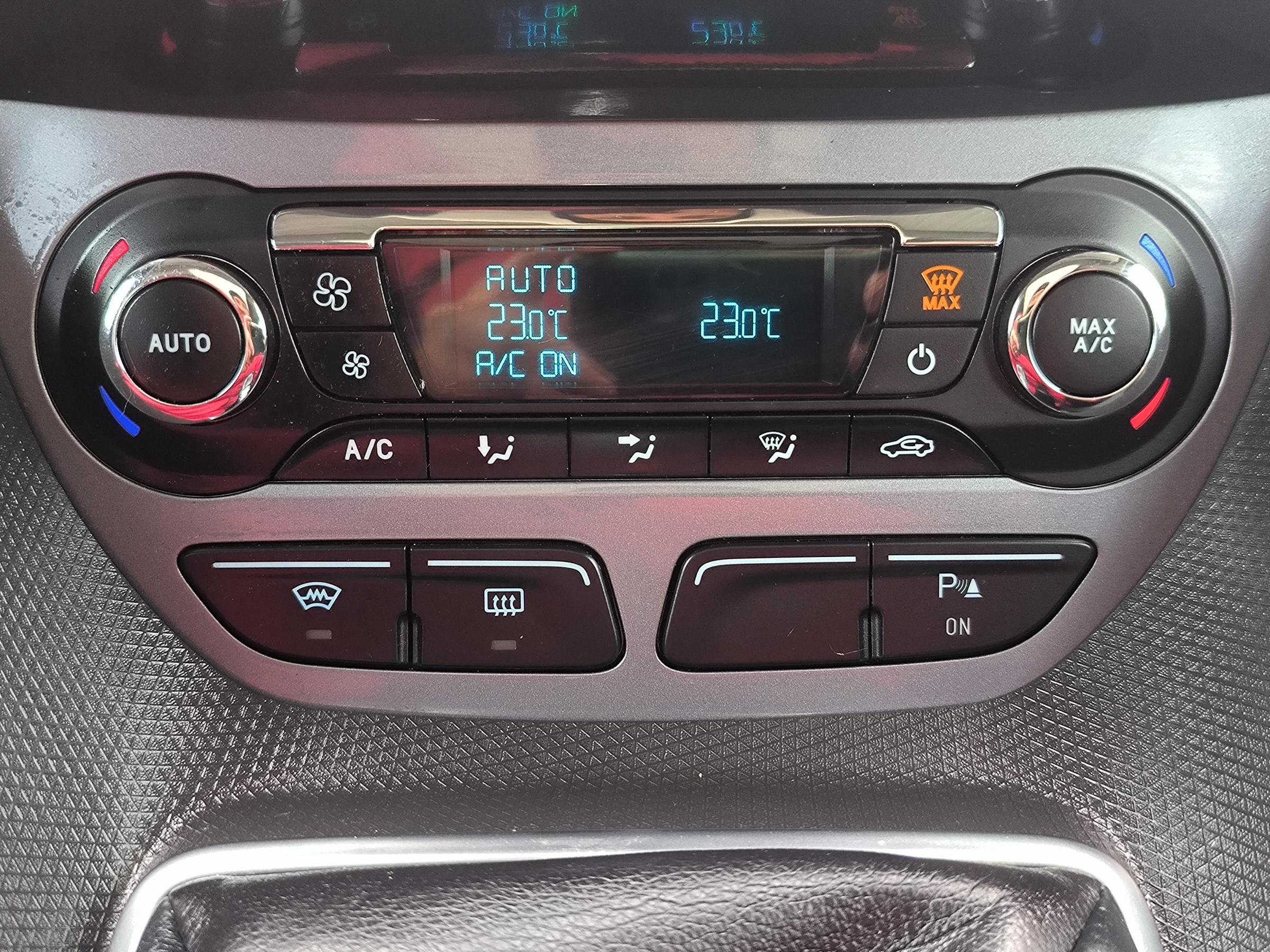 Ford Tourneo Connect, 2015 - pohled č. 16