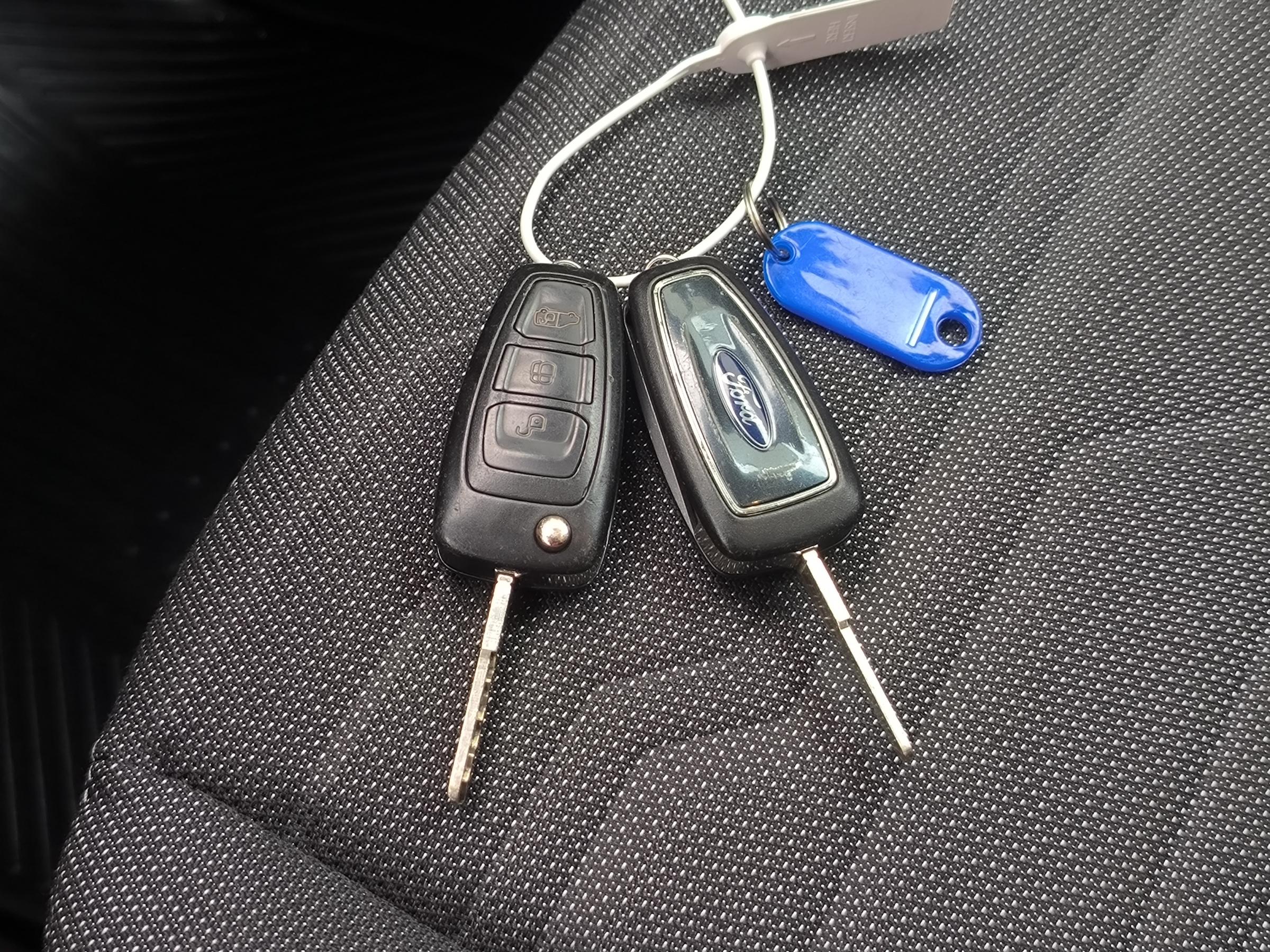 Ford Tourneo Connect, 2015 - pohled č. 20