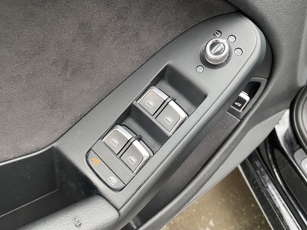 Audi A4 2.0 TDi S-line quattro