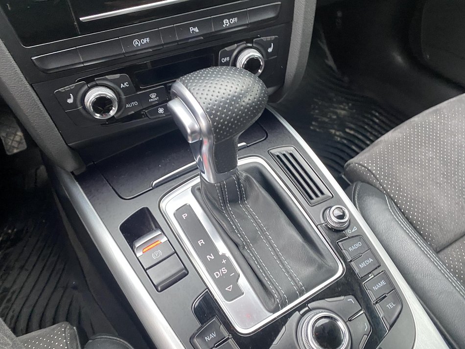 Audi A4 2.0 TDi S-line quattro