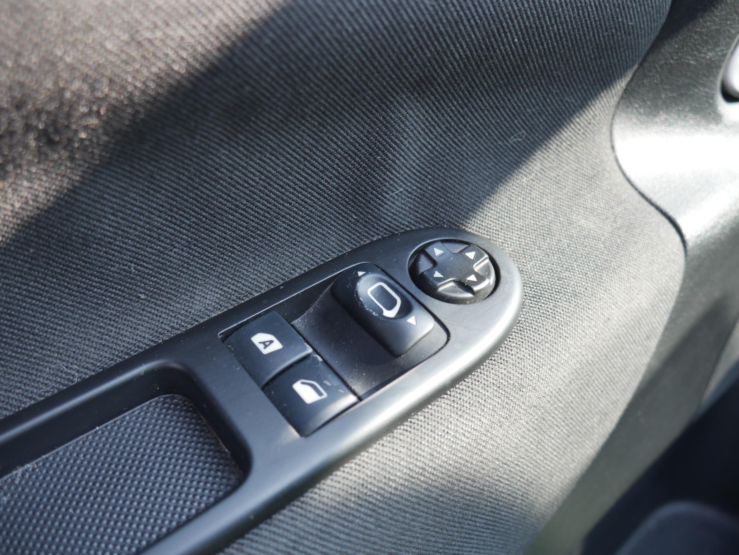 Peugeot 207, 2008 - pohled č. 11