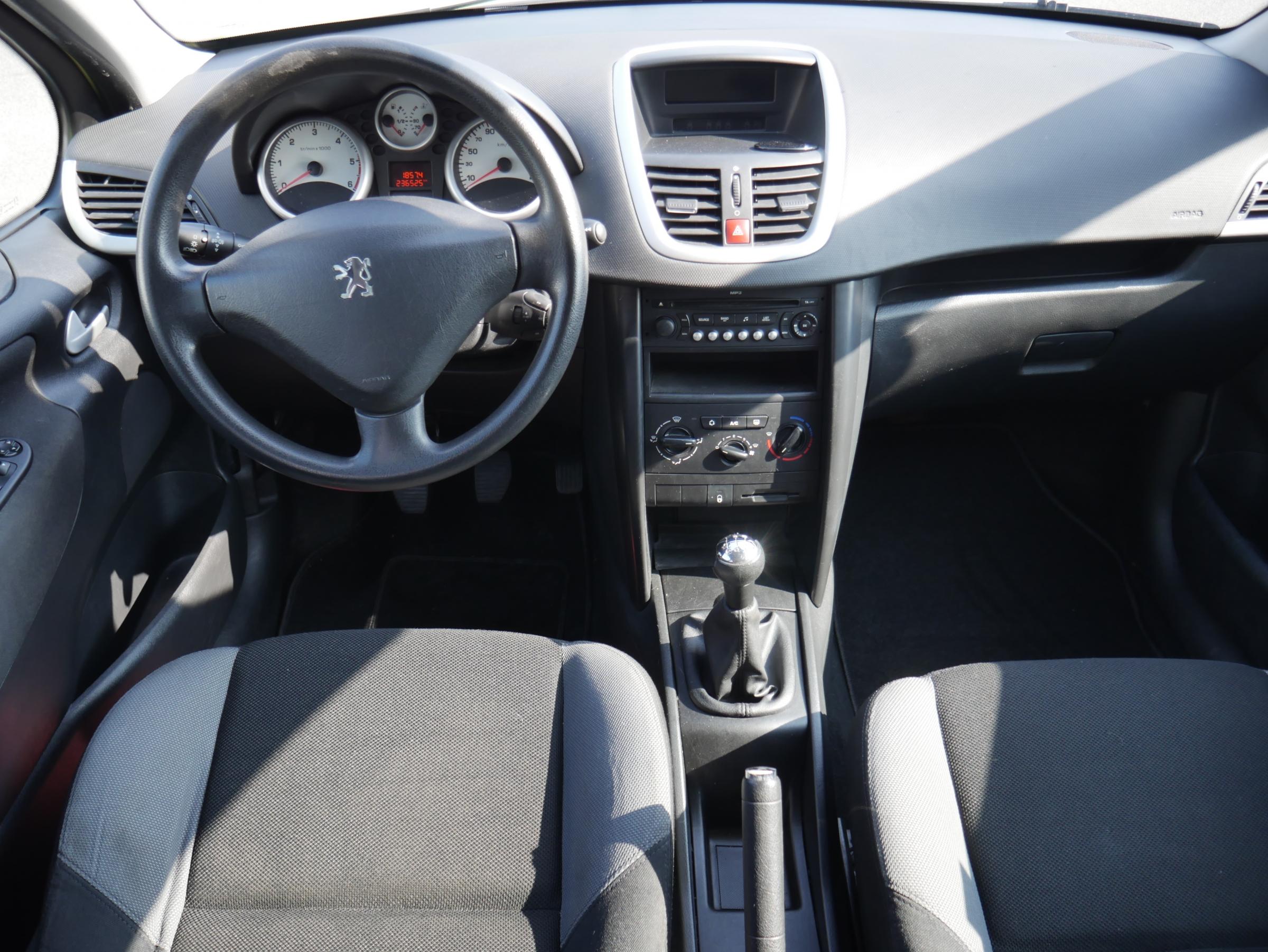 Peugeot 207, 2008 - pohled č. 8