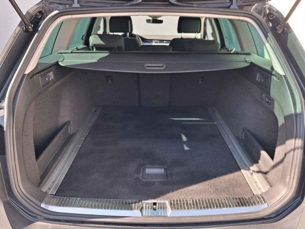 Volkswagen Passat 1.5 TSi Business