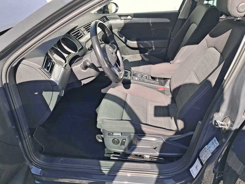 Volkswagen Passat 1.5 TSi Business