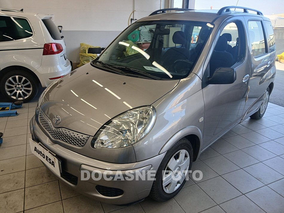 Toyota Yaris Verso 1.5i 