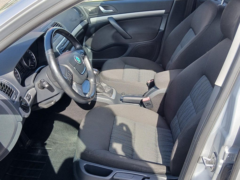 Škoda Octavia II 1.6 TDi Elegance