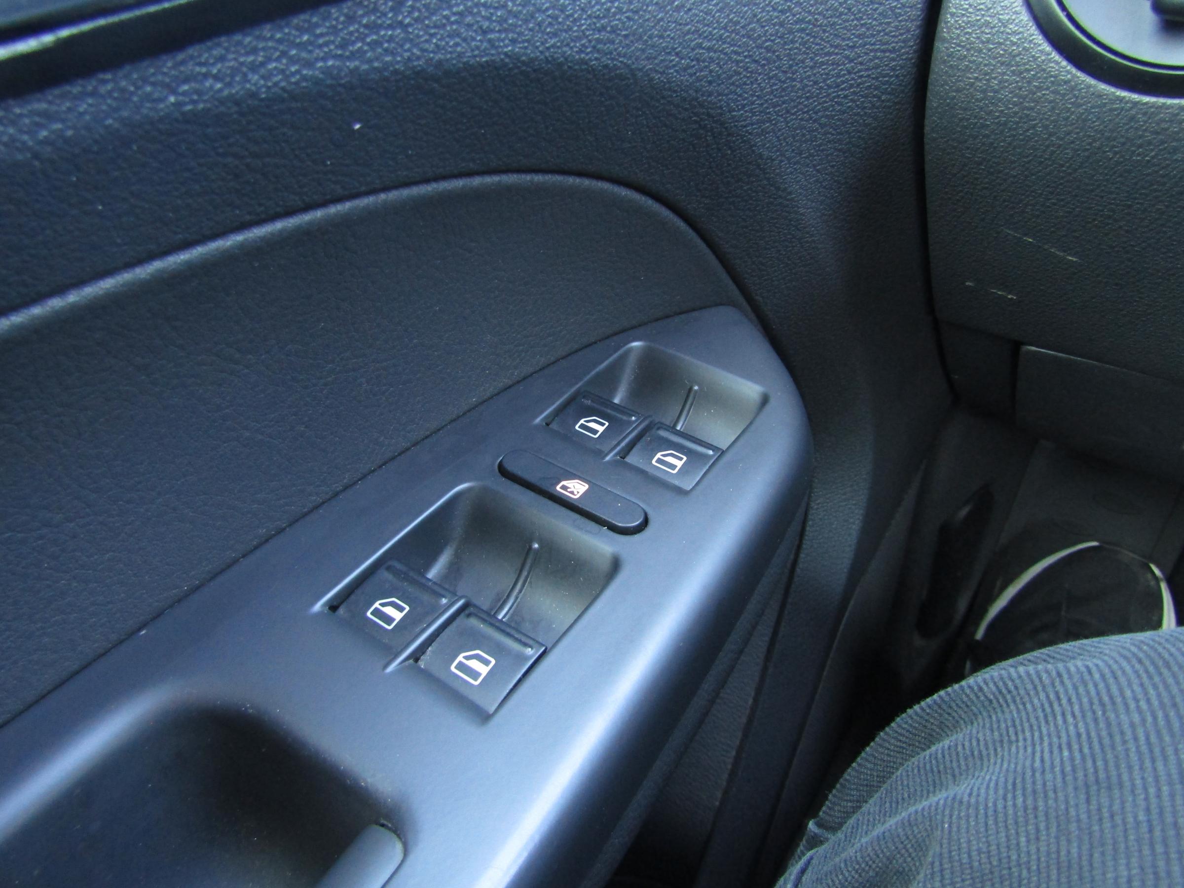 Volkswagen Touran, 2009 - pohled č. 11