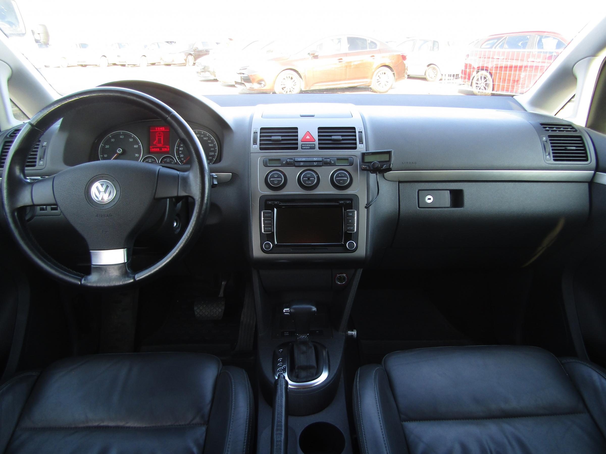 Volkswagen Touran, 2009 - pohled č. 8