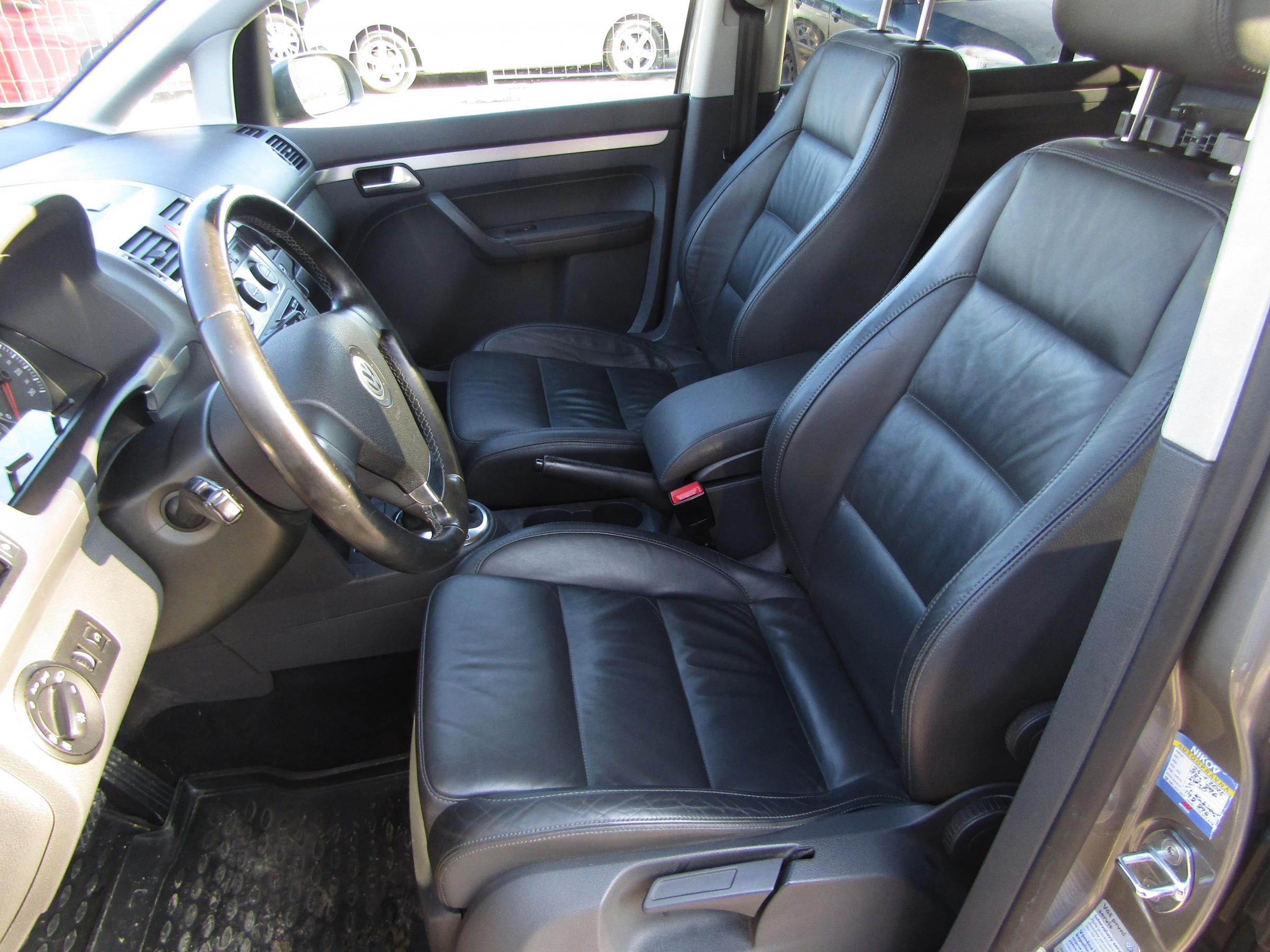 Volkswagen Touran, 2009 - pohled č. 9