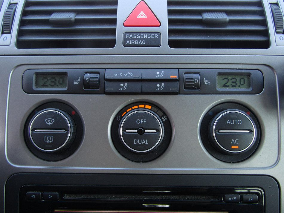 Volkswagen Touran 1.4TSi 