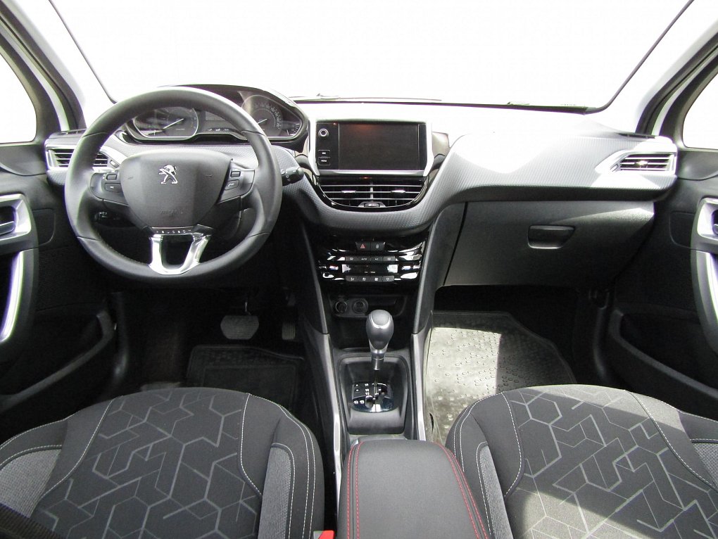 Peugeot 2008 1.2 PT 