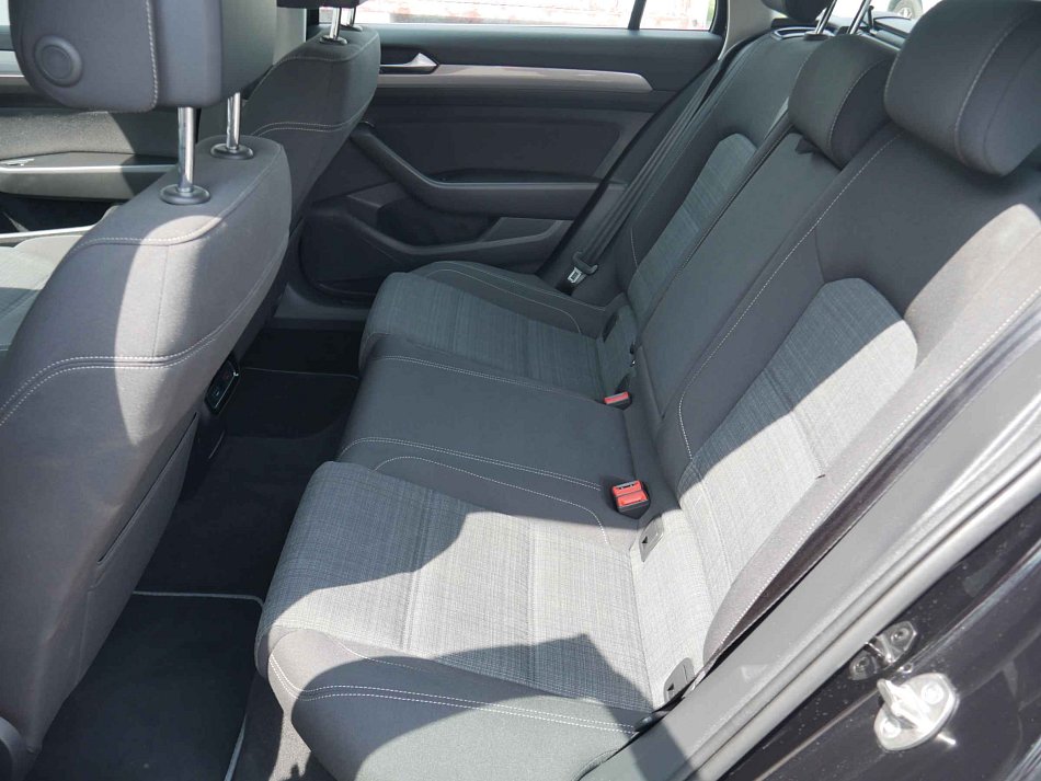 Volkswagen Passat 2.0TDi Business