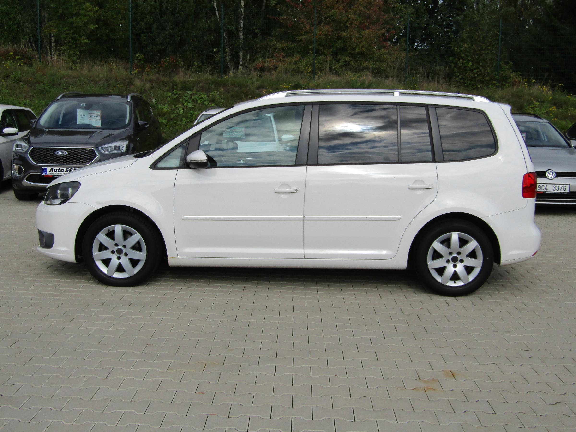 Volkswagen Touran, 2011 - pohled č. 4