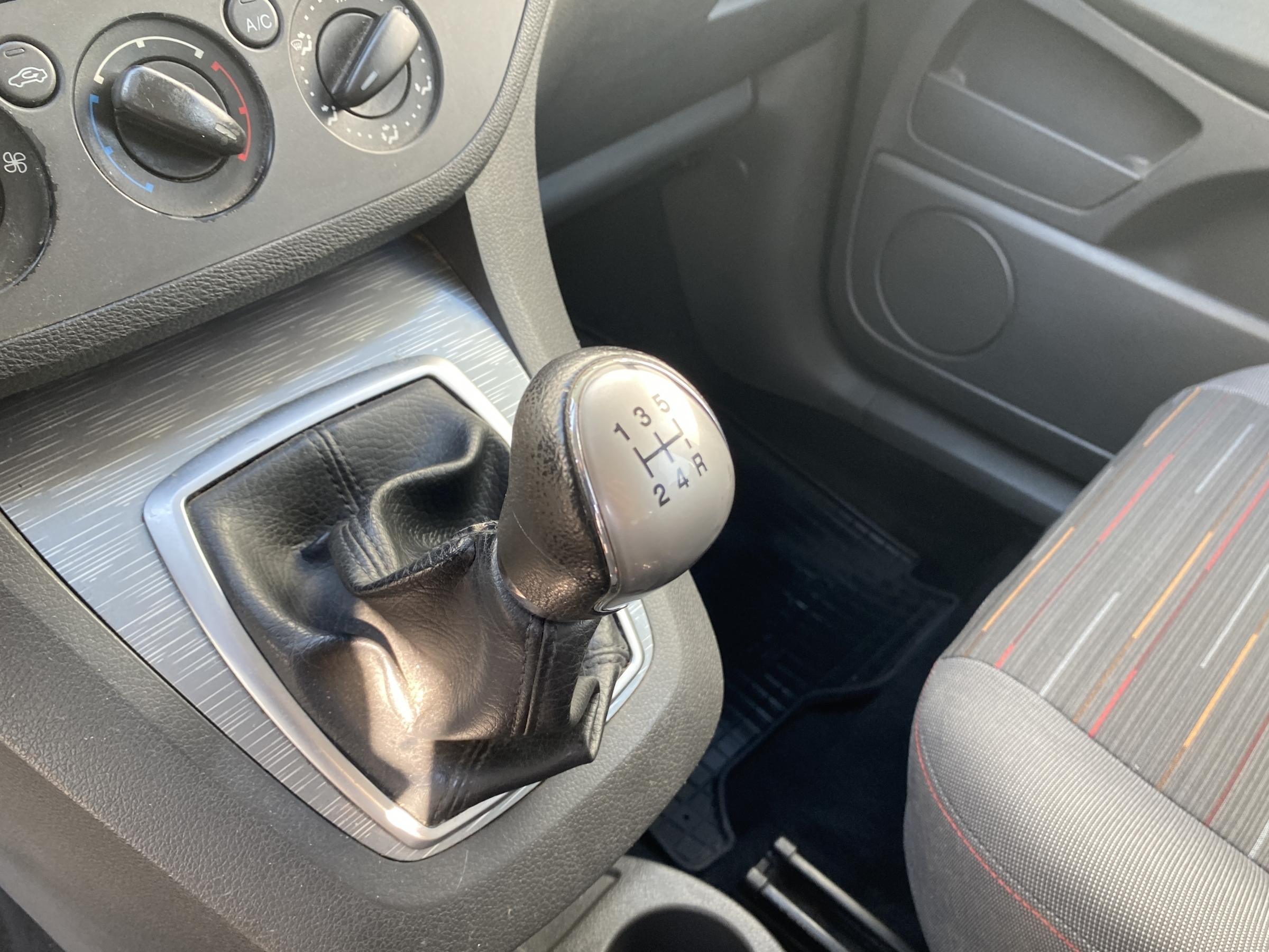 Ford C-MAX, 2007 - pohled č. 16