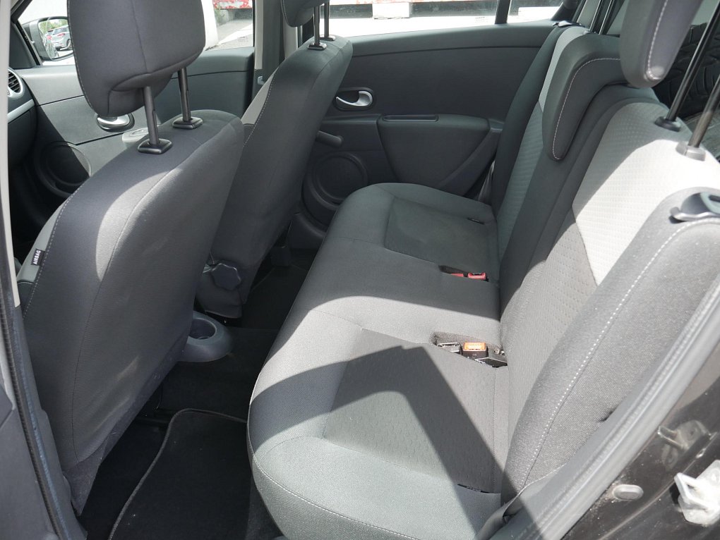 Renault Clio 1.2i 