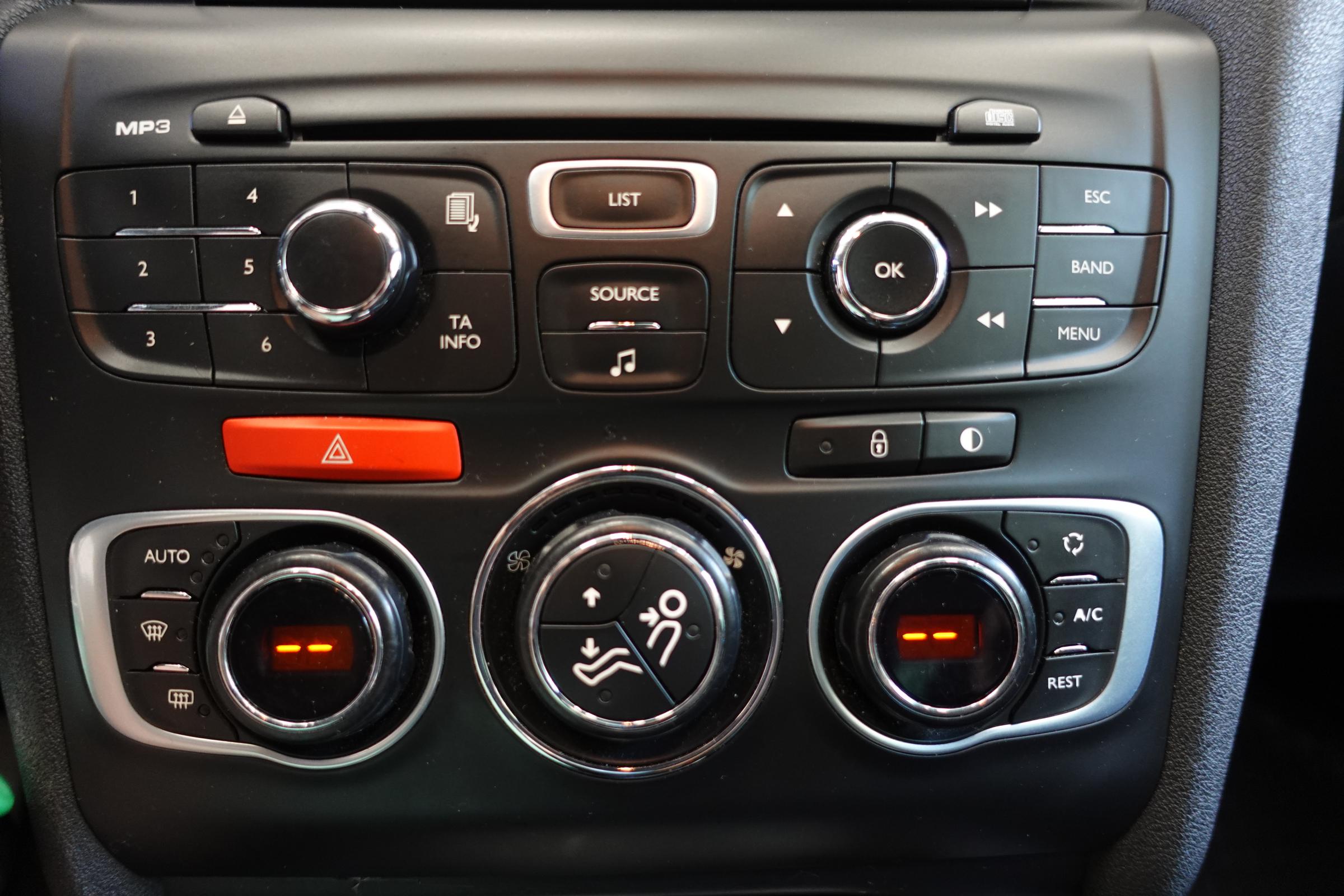 Citroën C4, 2012 - pohled č. 18