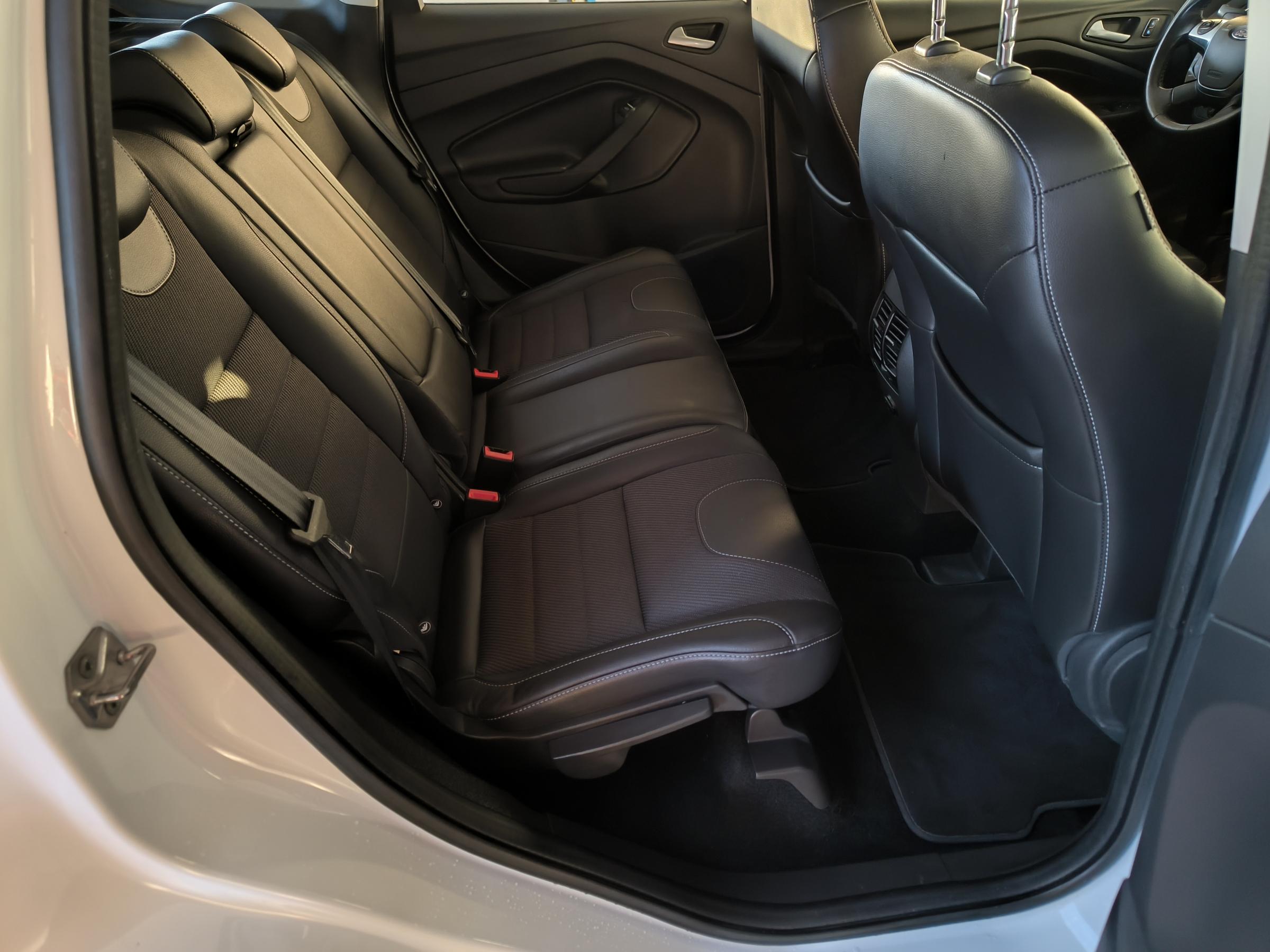 Ford Kuga, 2016 - pohled č. 10