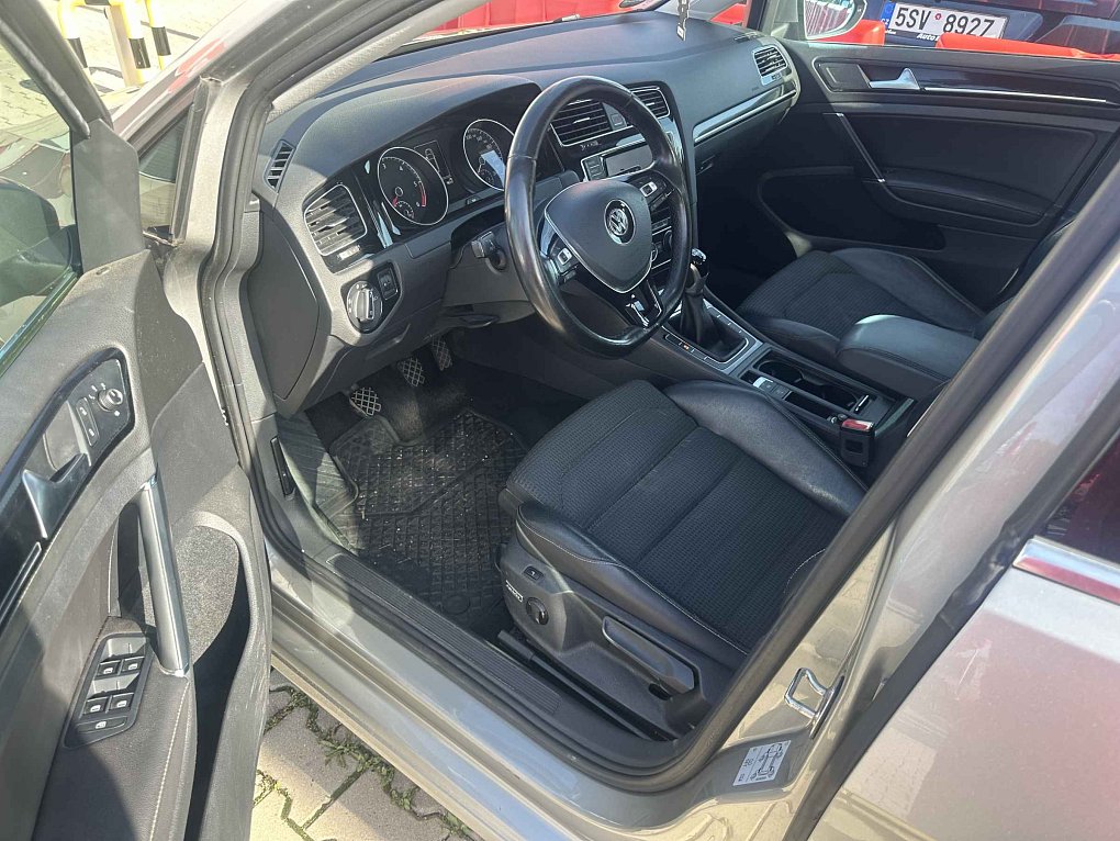 Volkswagen Golf 1.6 TDi 
