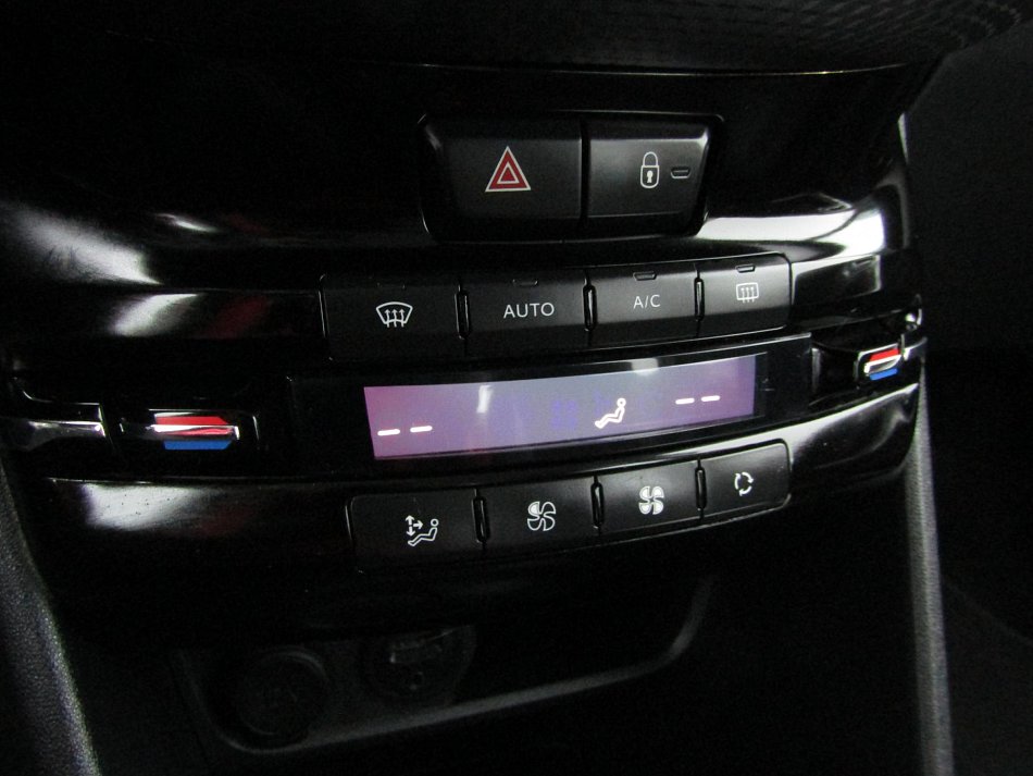 Peugeot 2008 1.2 e-THP Allure