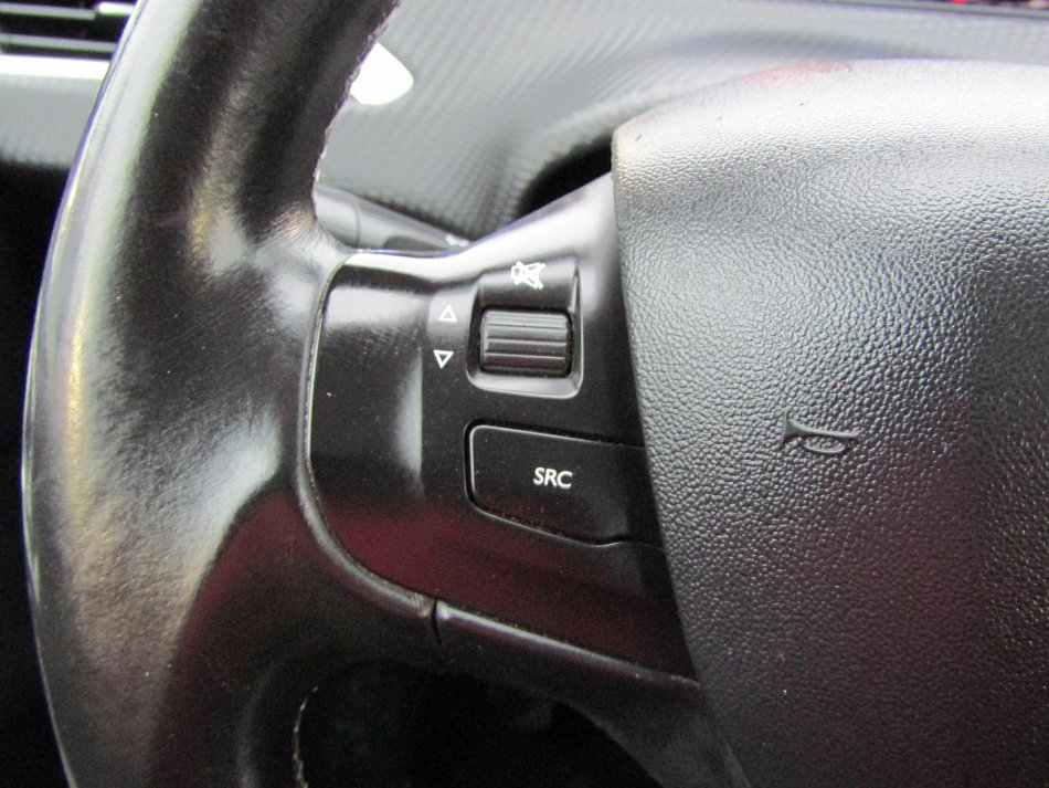 Peugeot 2008 1.2 e-THP Allure