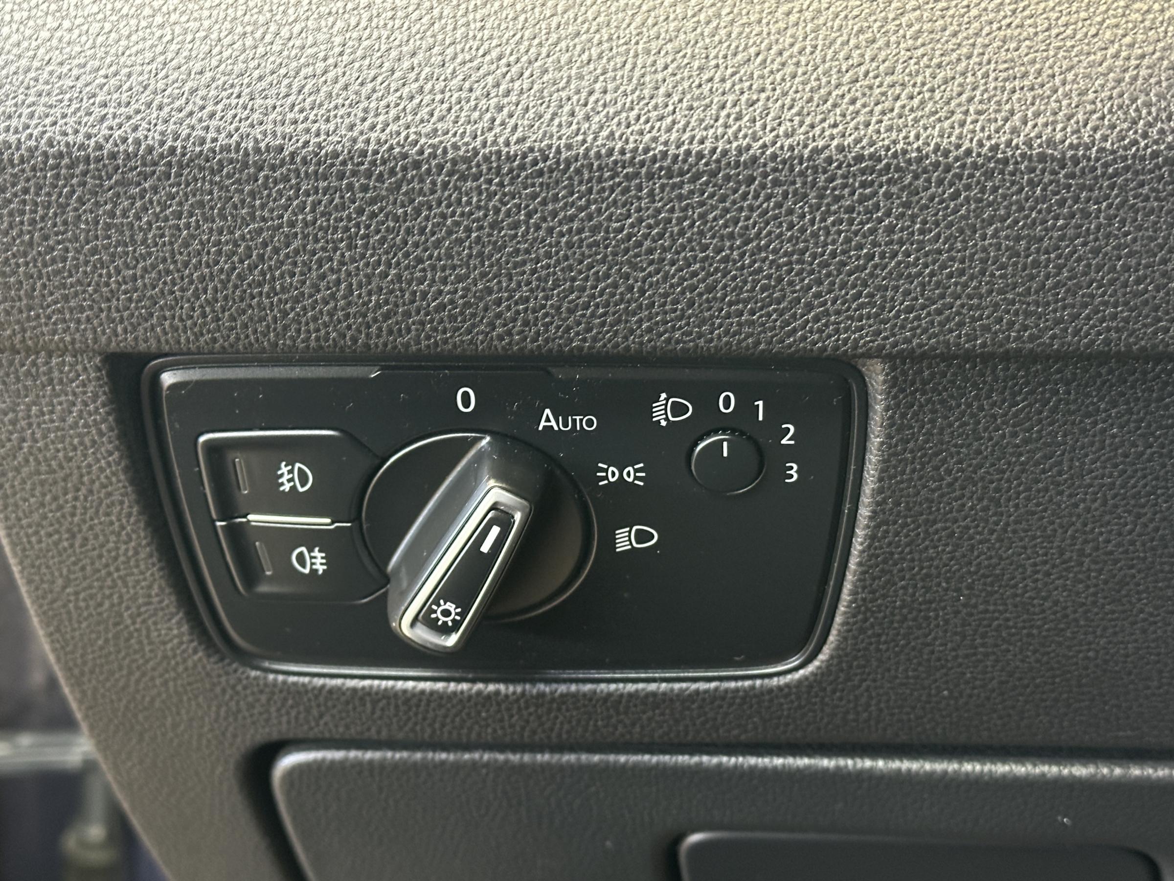 Volkswagen Passat, 2017 - pohled č. 18