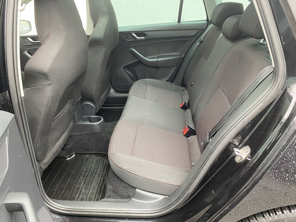 Škoda Rapid 1.6 TDi Sport