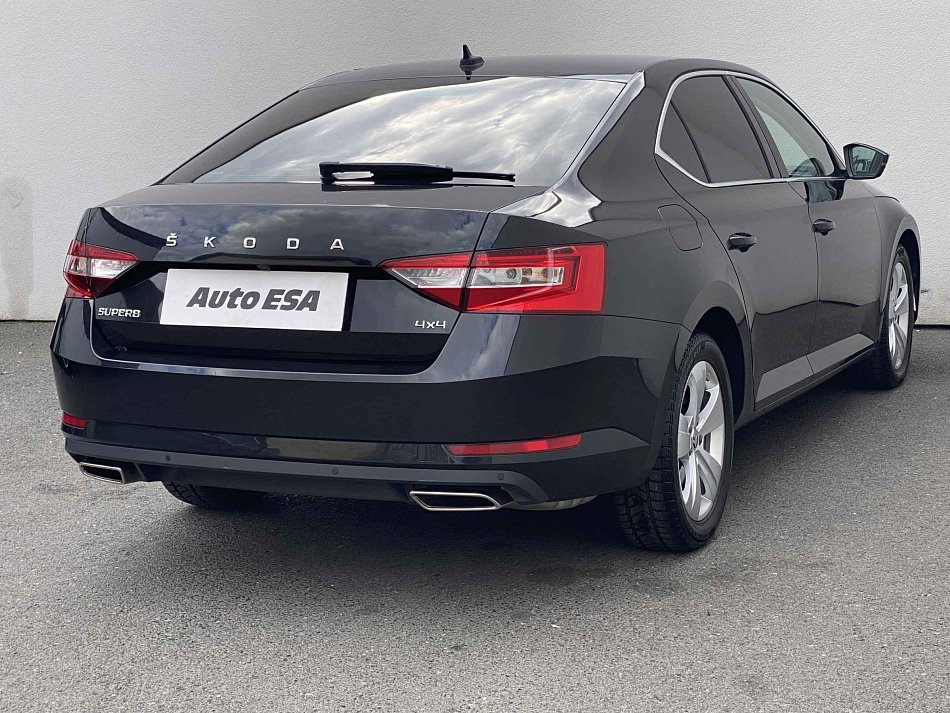 Škoda Superb III 2.0TSi  4x4