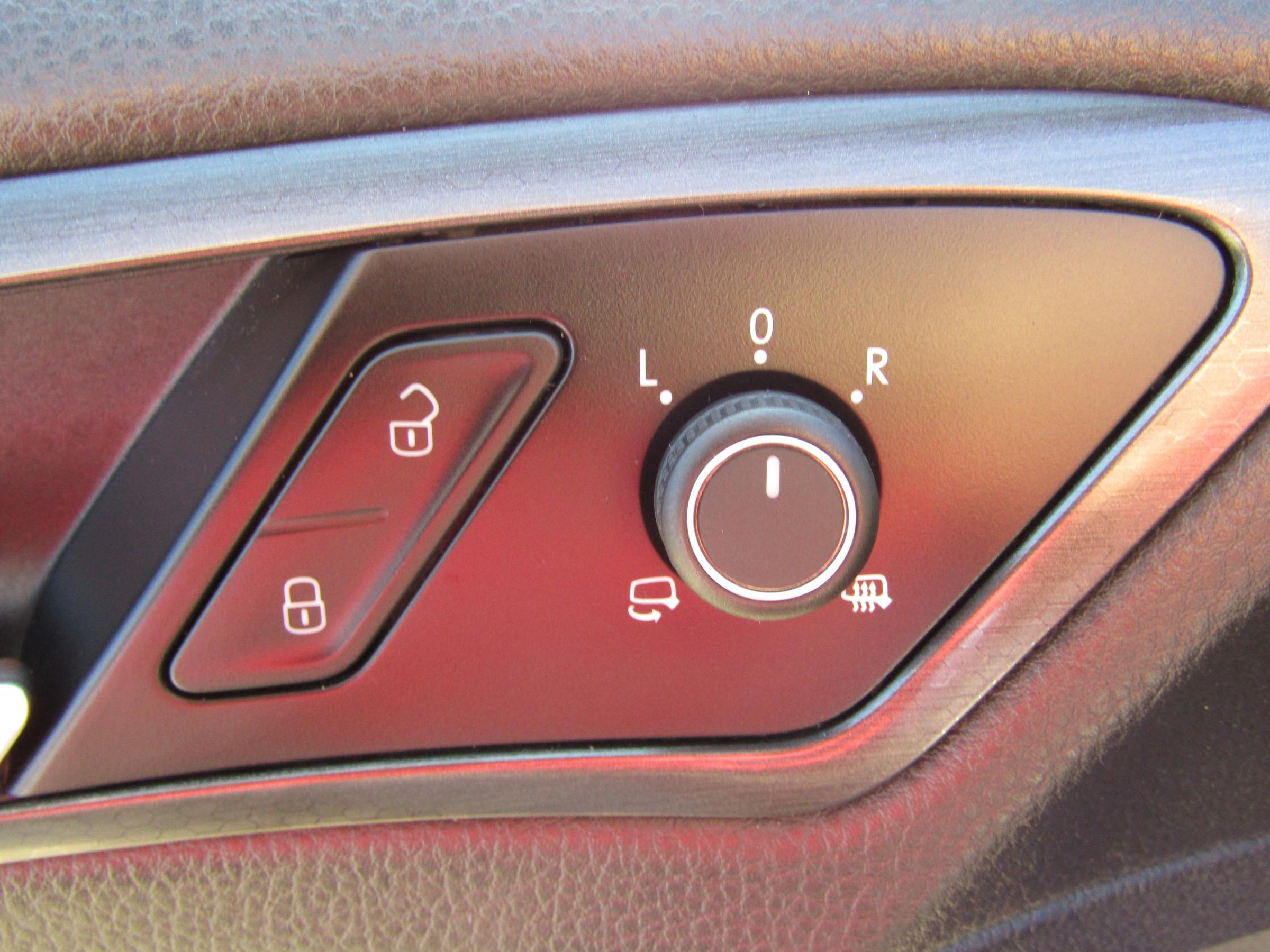 Volkswagen Golf, 2019 - pohled č. 12