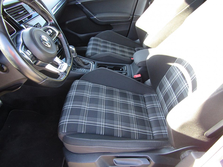 Volkswagen Golf 2.0 TDI GTD