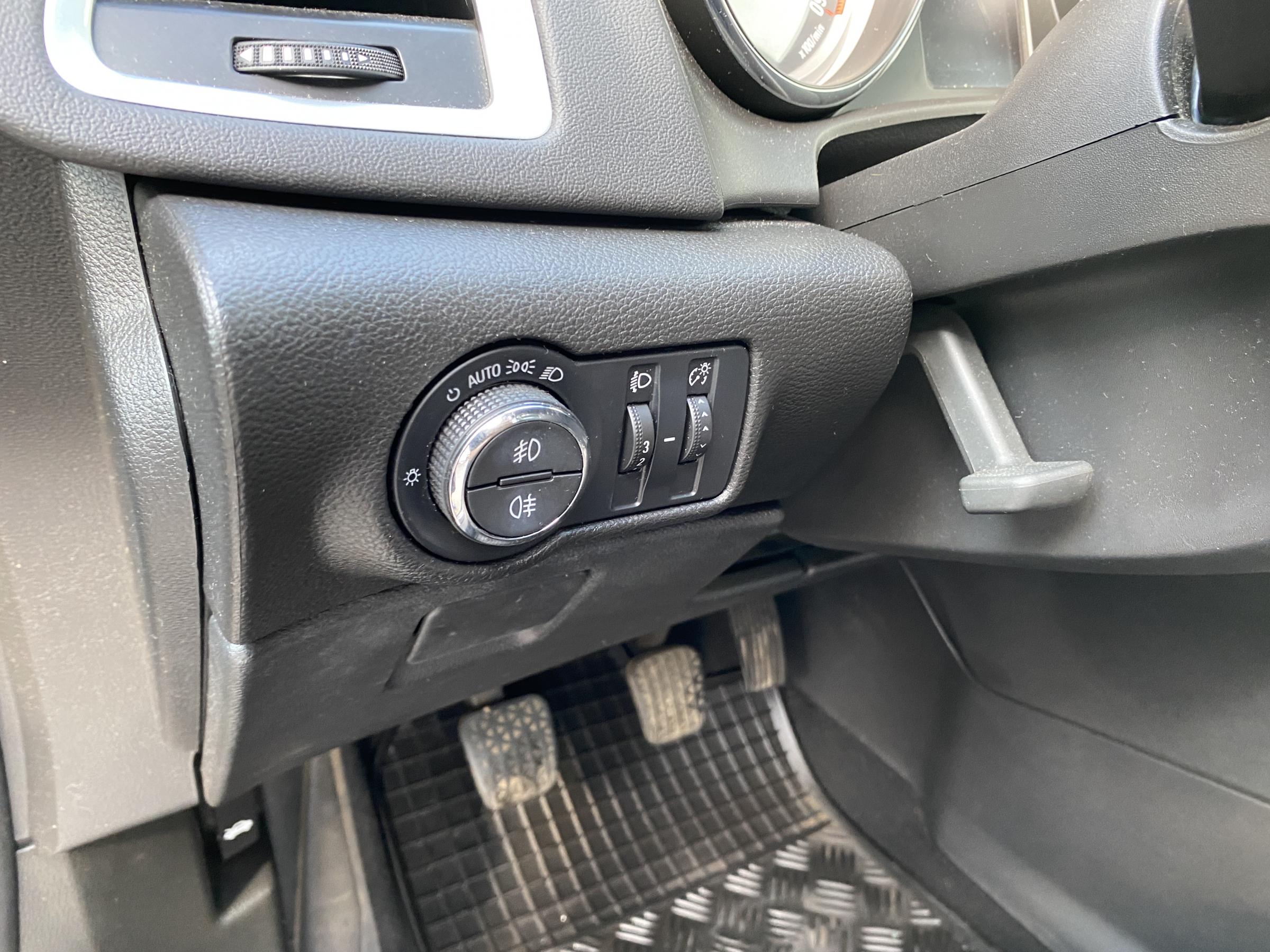 Opel Astra, 2015 - pohled č. 15