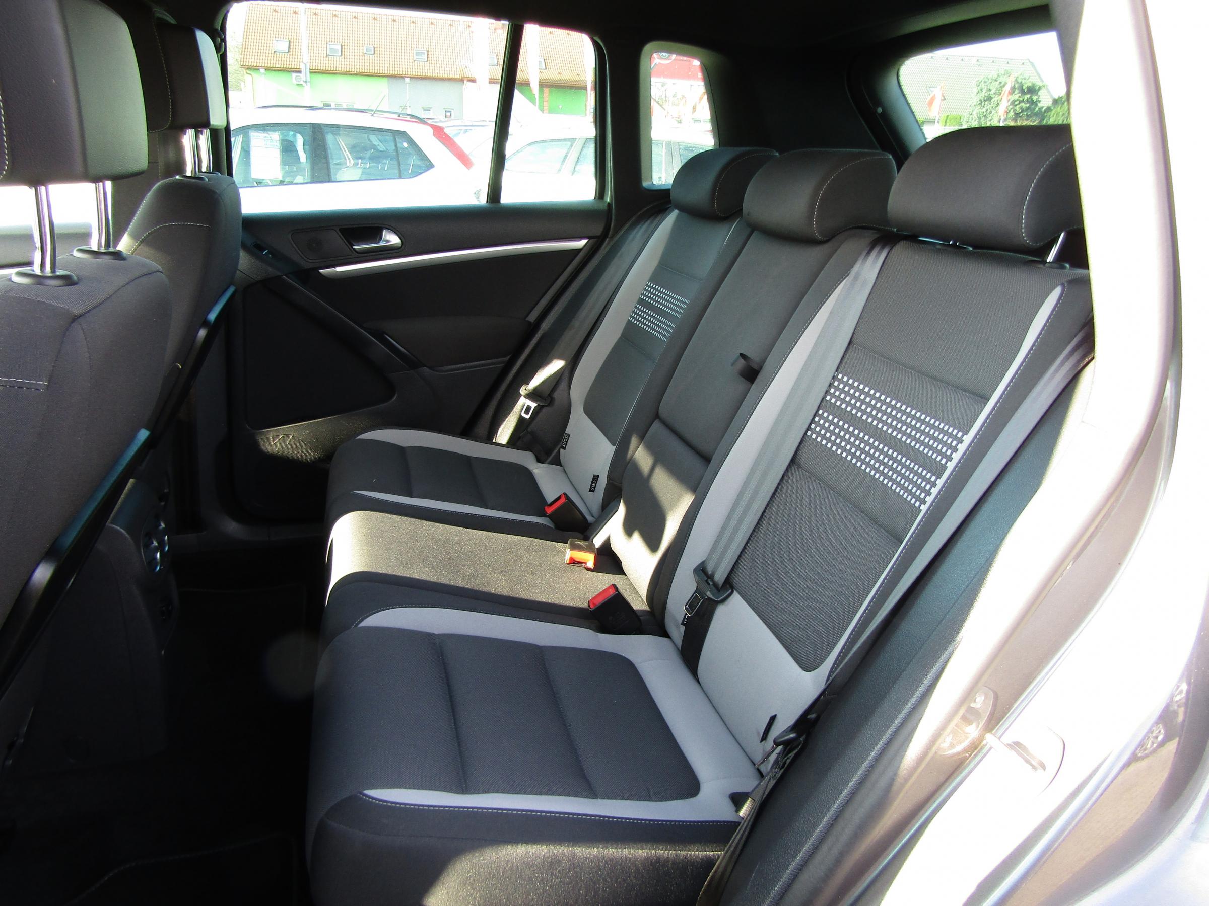 Volkswagen Tiguan, 2013 - pohled č. 10