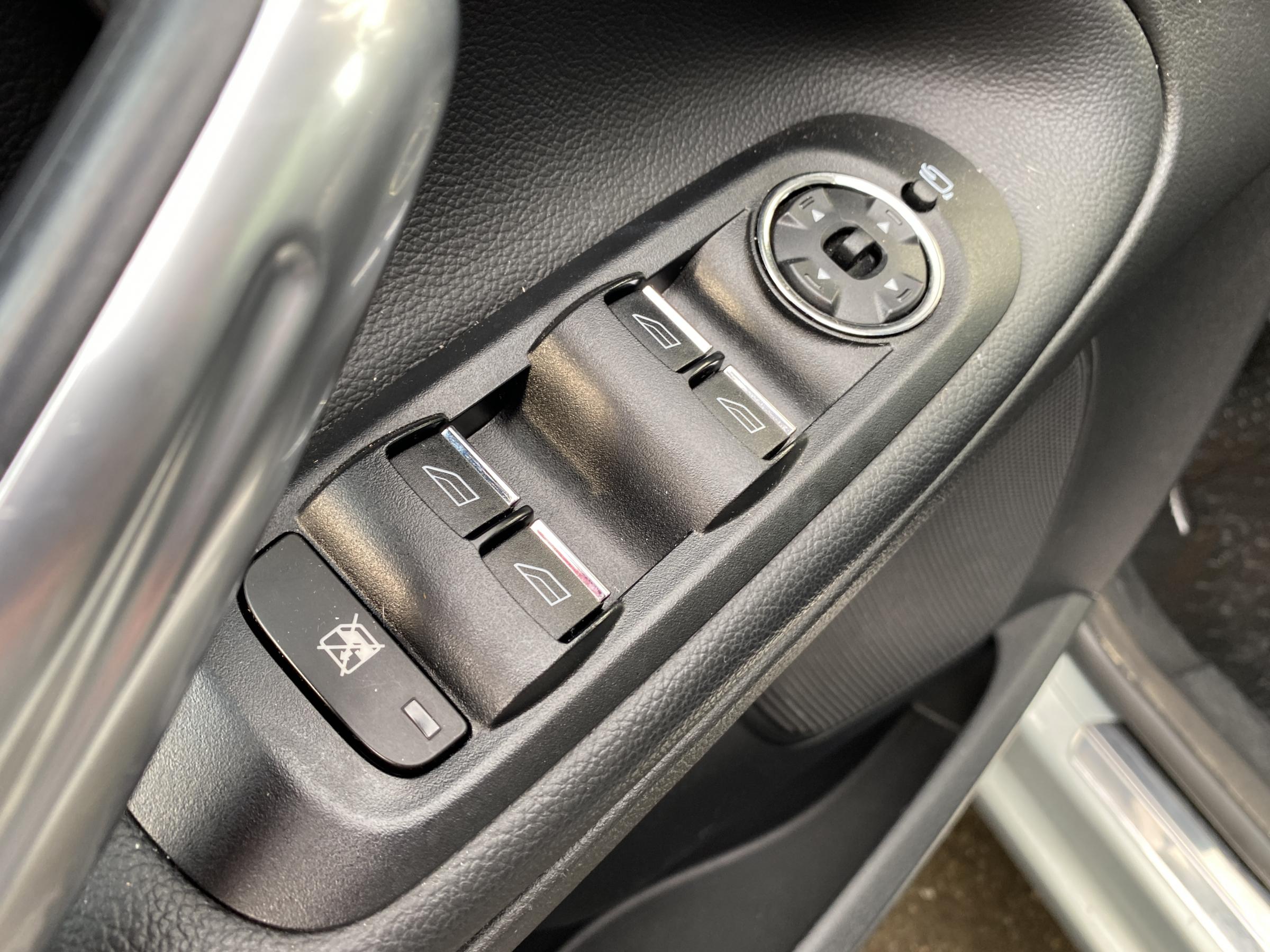 Ford S-MAX, 2009 - pohled č. 13