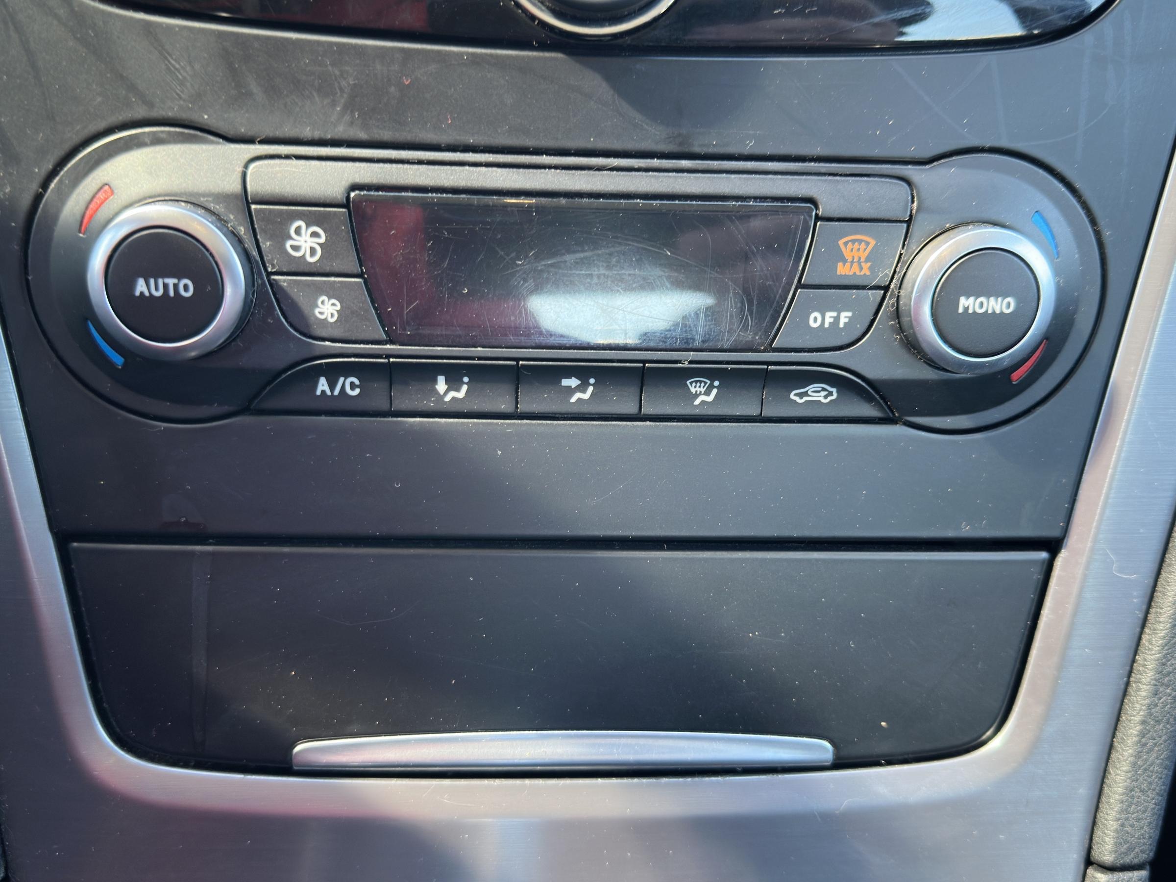 Ford Mondeo, 2014 - pohled č. 15