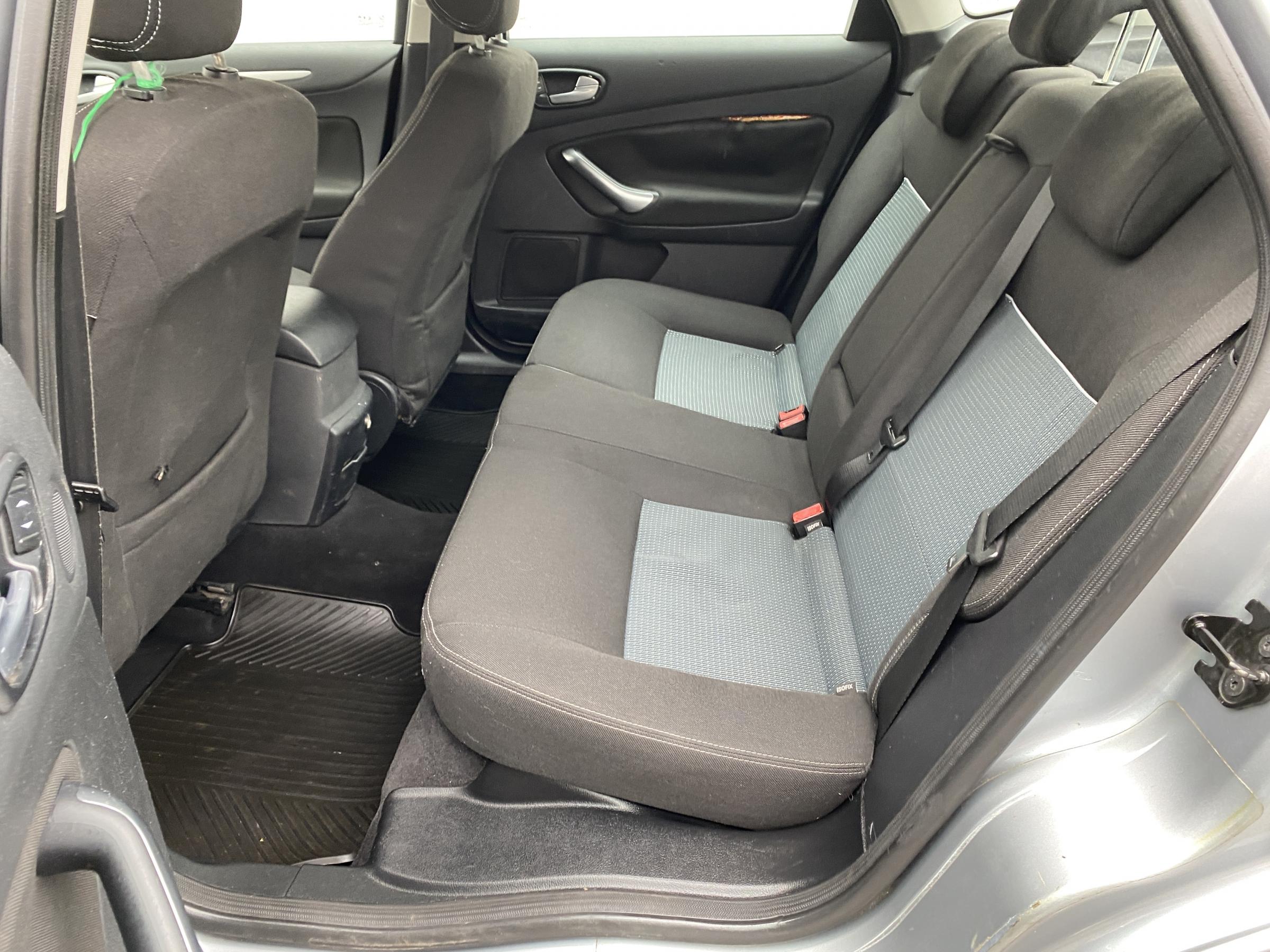 Ford Mondeo, 2010 - pohled č. 10