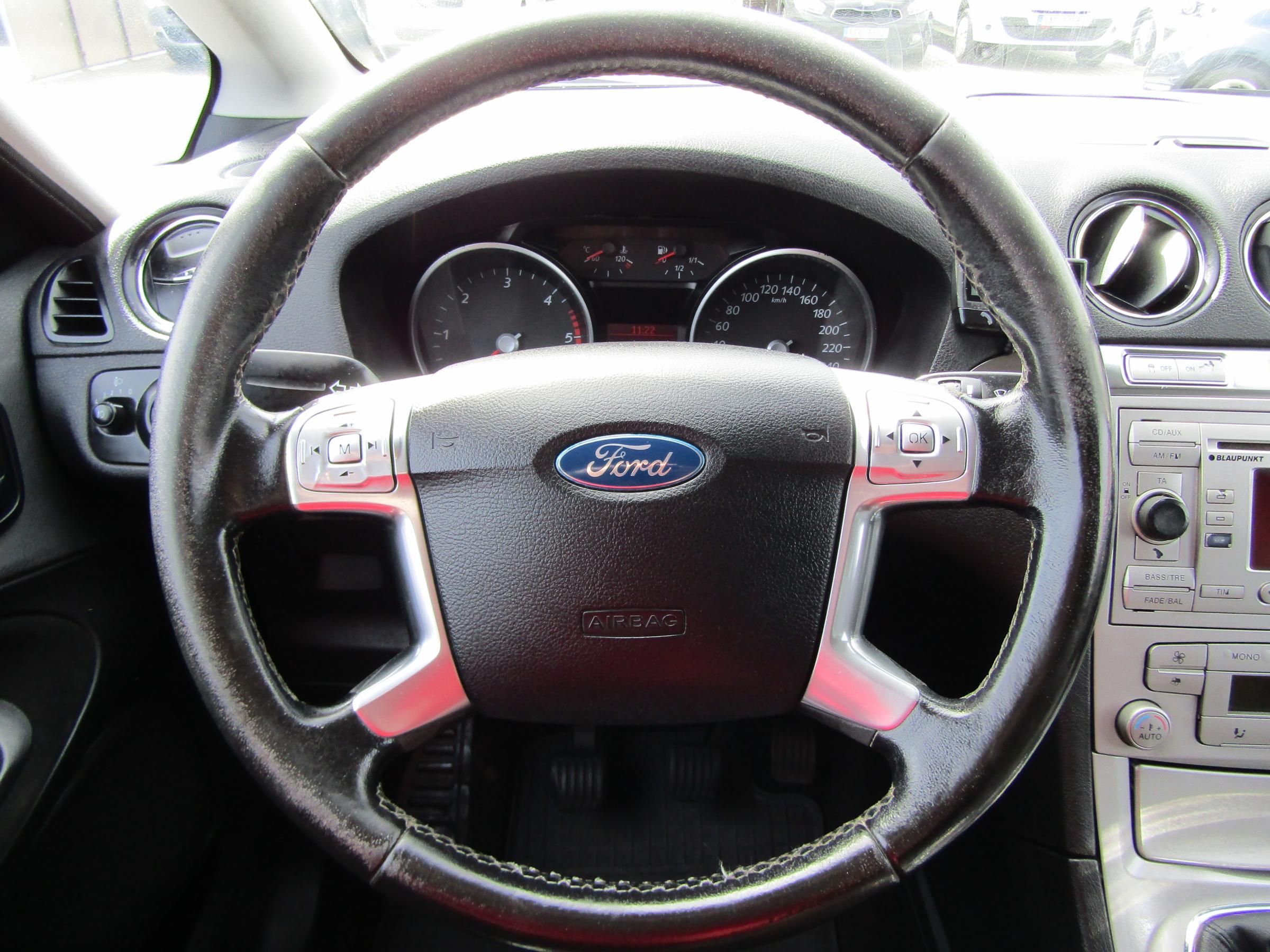 Ford S-MAX, 2009 - pohled č. 17