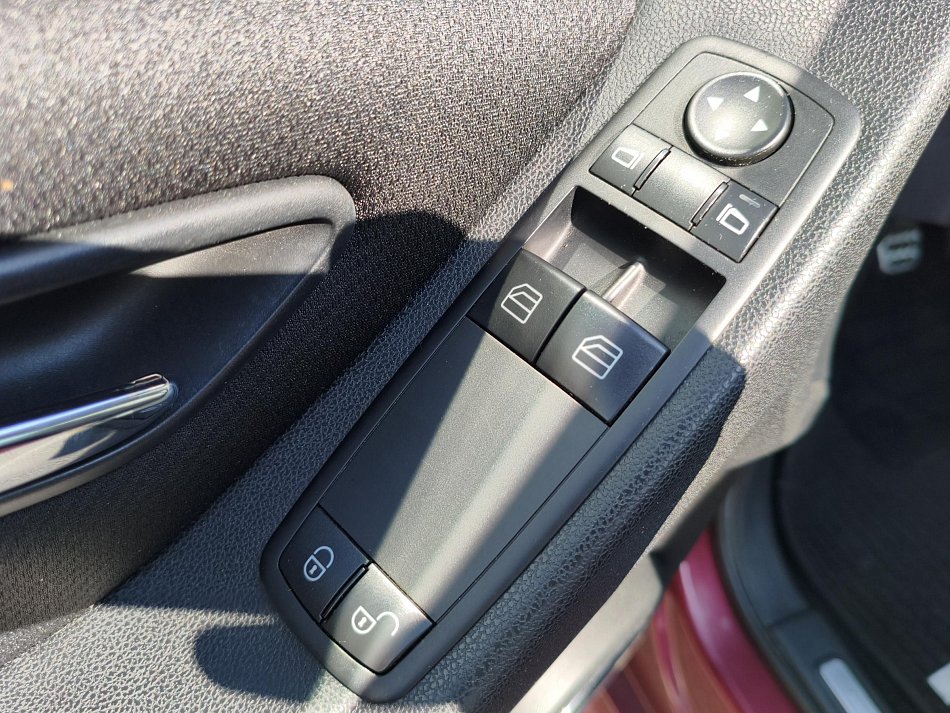 Mercedes-Benz Třída B 2.0i  B 200