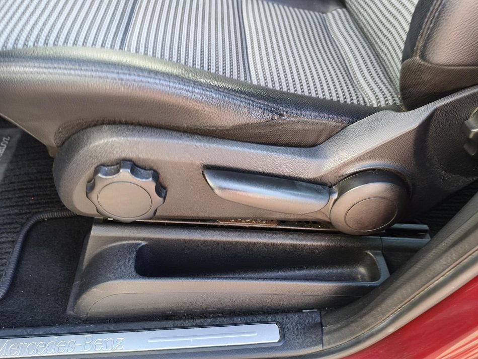 Mercedes-Benz Třída B 2.0i  B 200