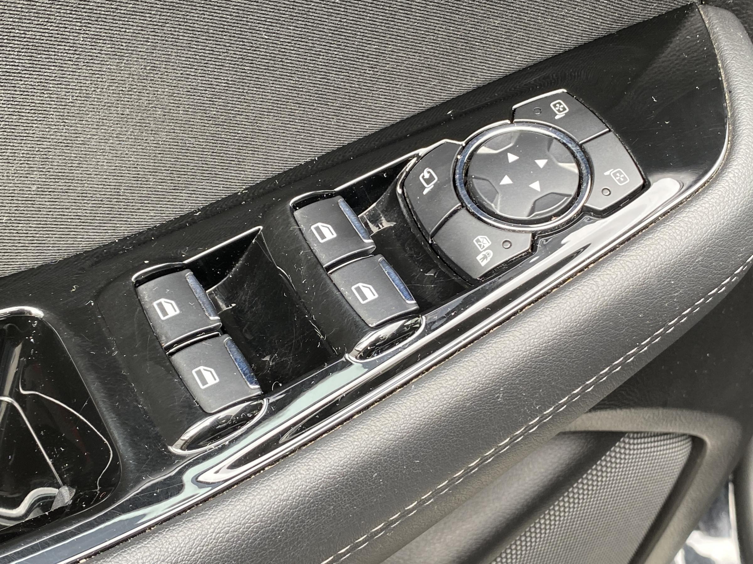 Ford S-MAX, 2018 - pohled č. 12