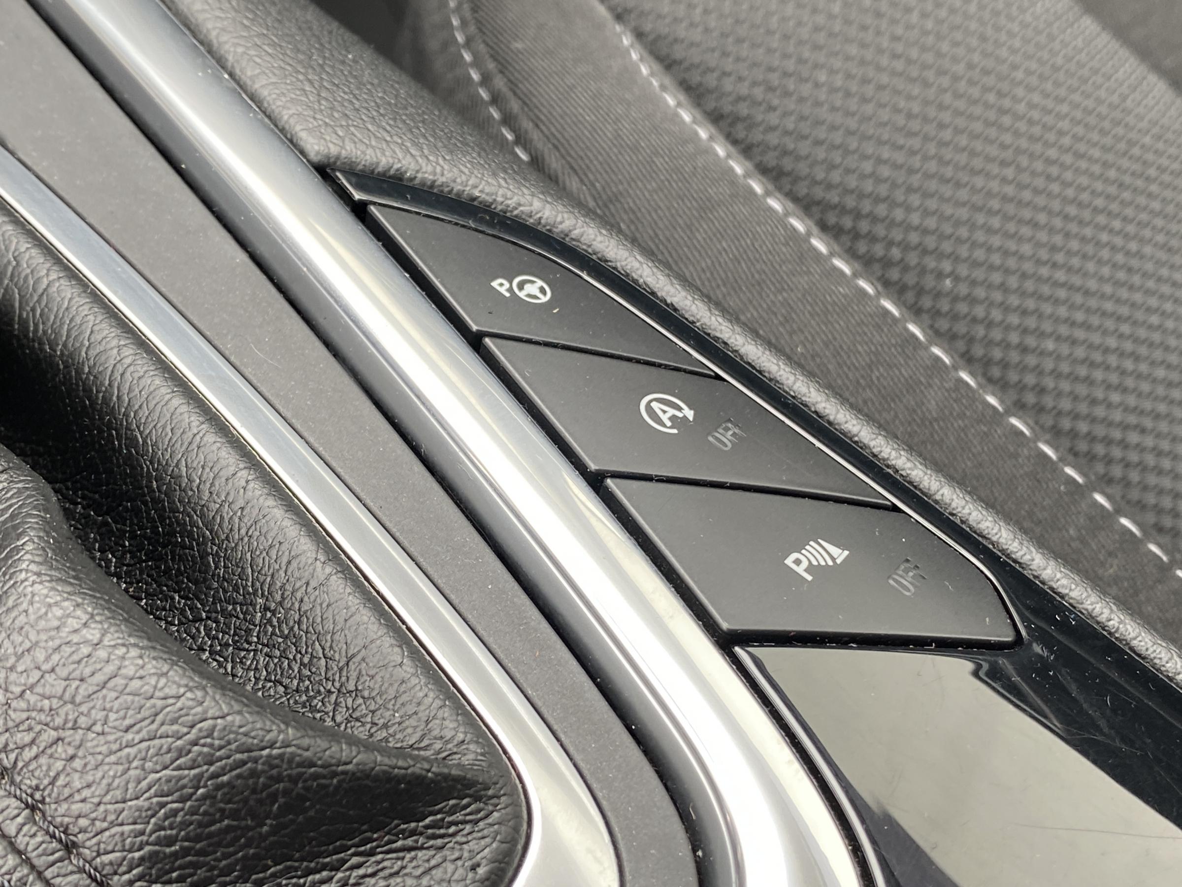 Ford S-MAX, 2018 - pohled č. 16