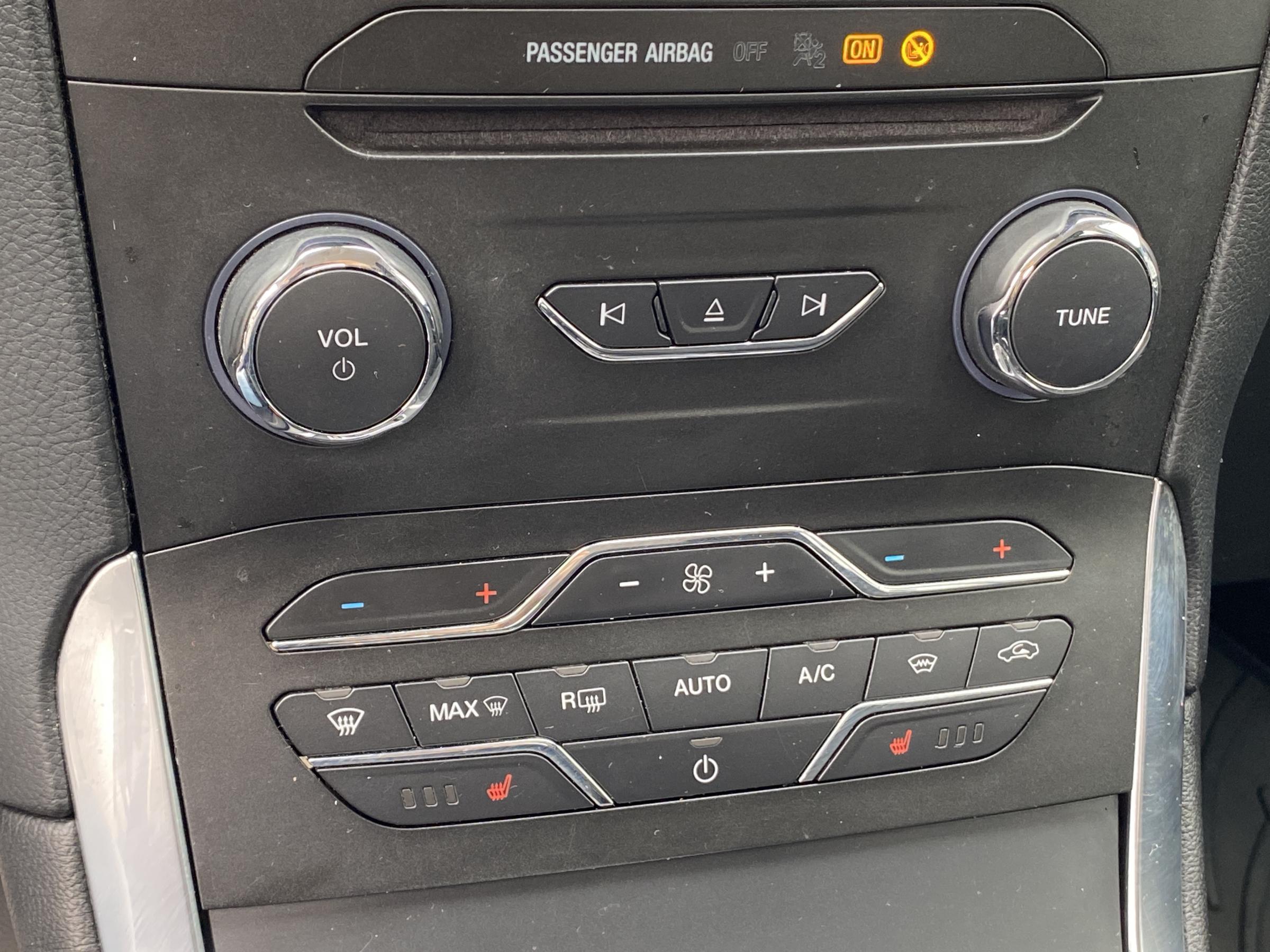 Ford S-MAX, 2018 - pohled č. 17