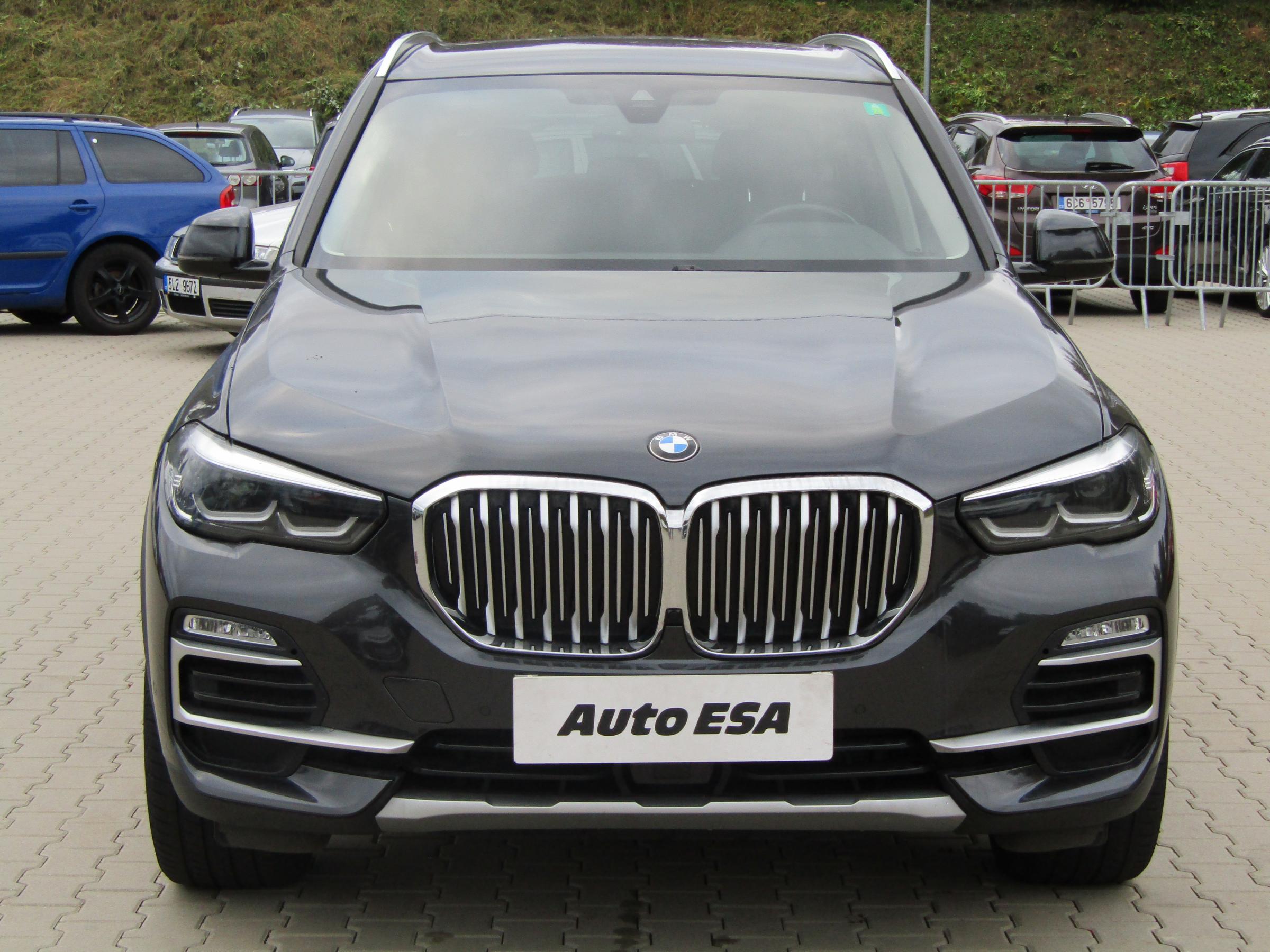 BMW X5, 2021 - pohled č. 2