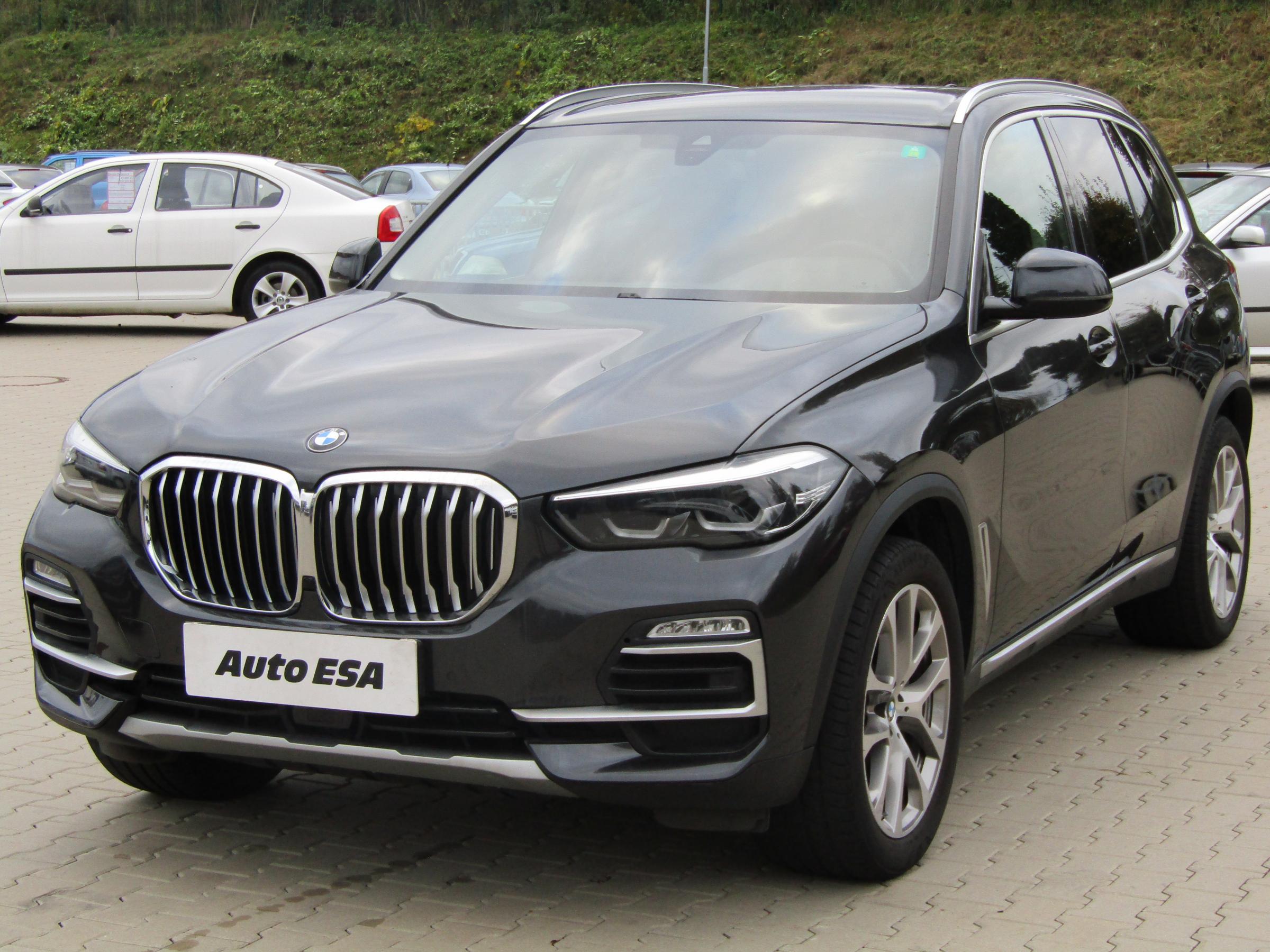 BMW X5, 2021 - pohled č. 3