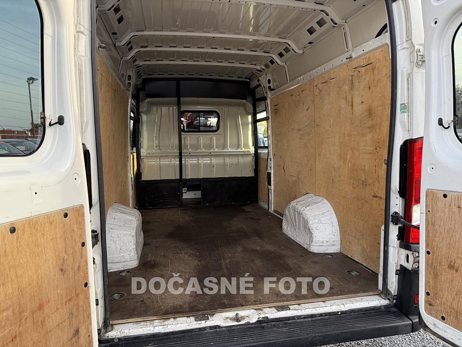 Peugeot Boxer 2.0HDi  L4H2 6míst